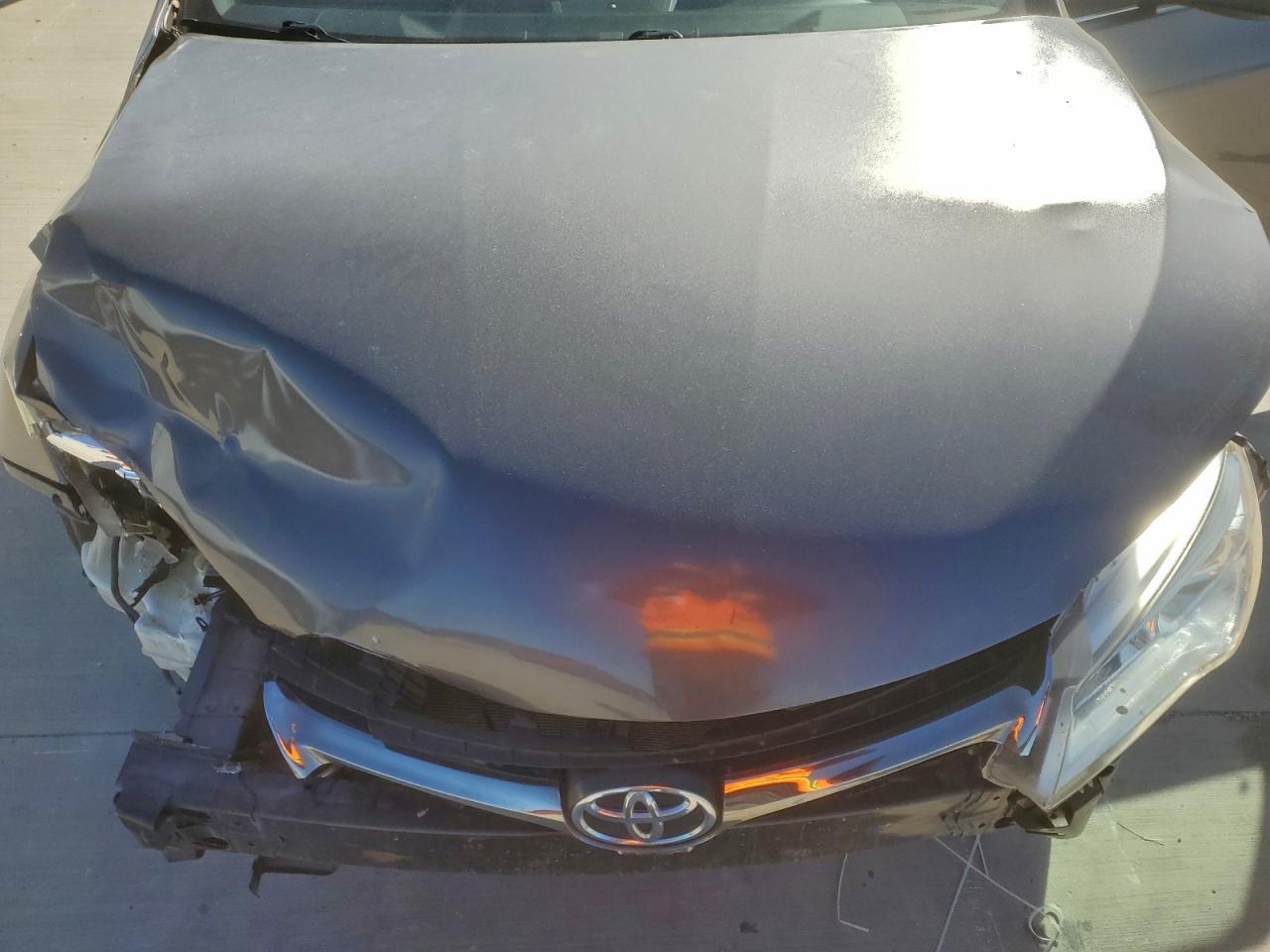 2015 TOYOTA CAMRY LE photo 11