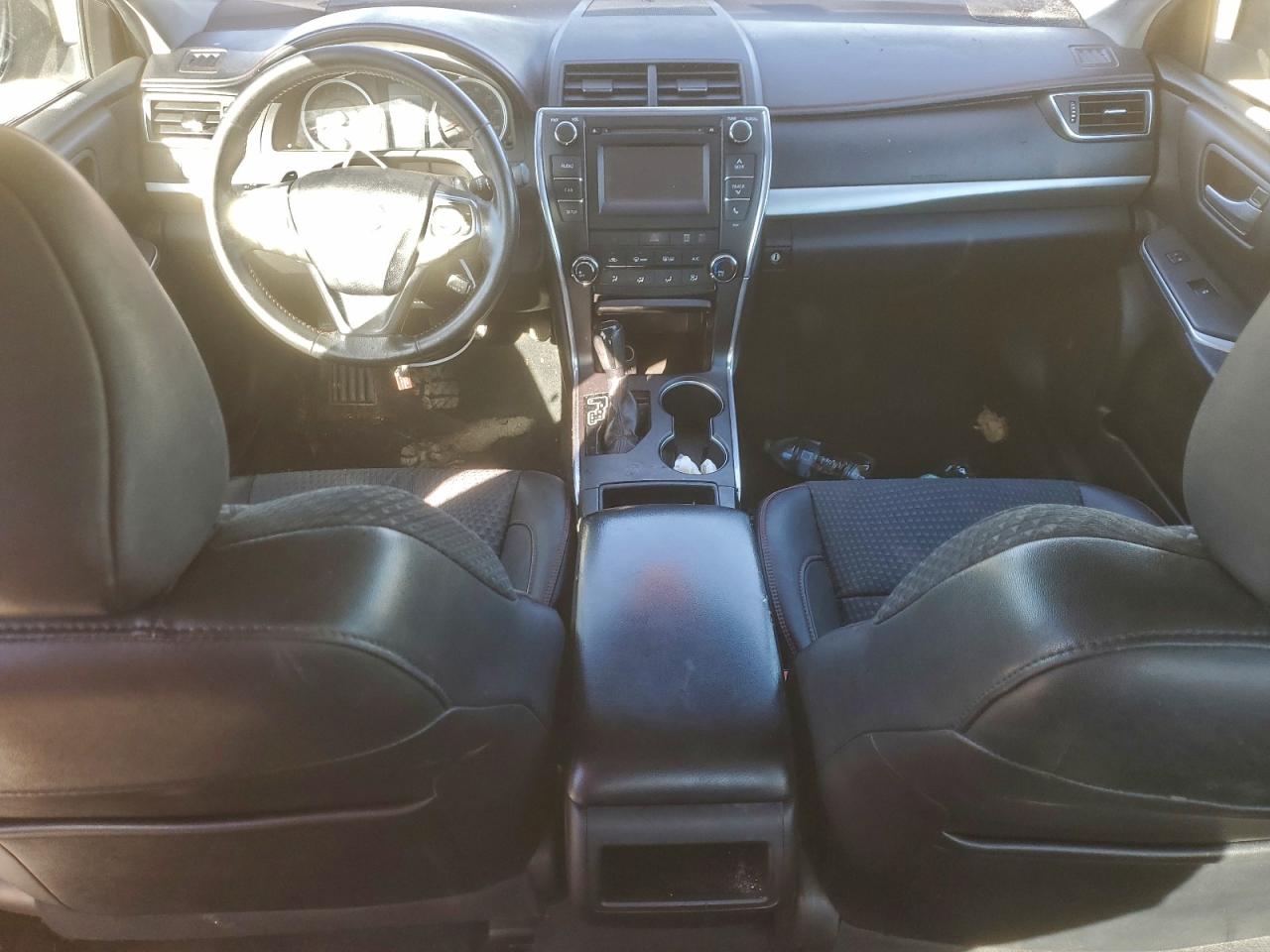 2015 TOYOTA CAMRY LE photo 8