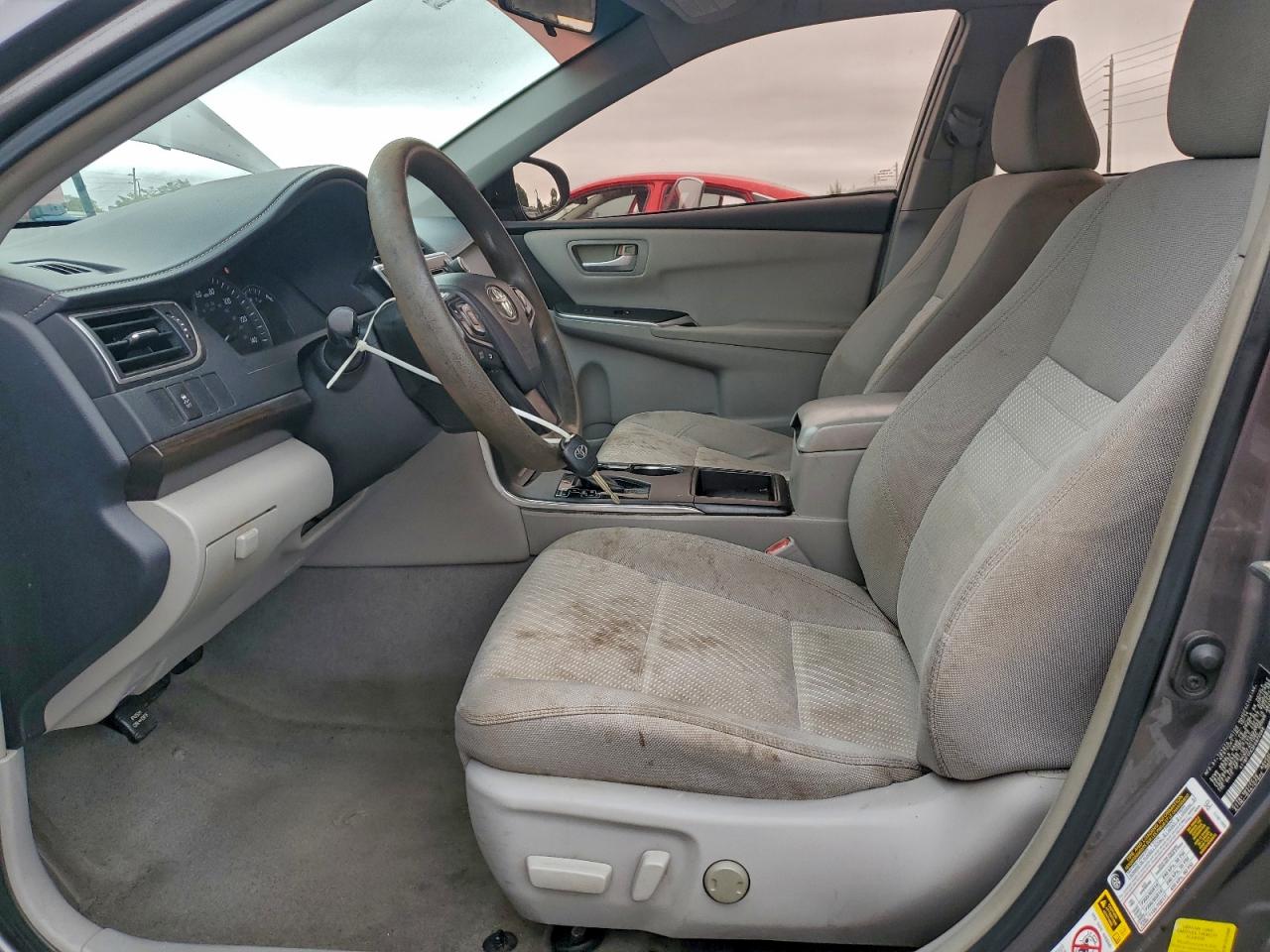 2015 TOYOTA CAMRY LE photo 7