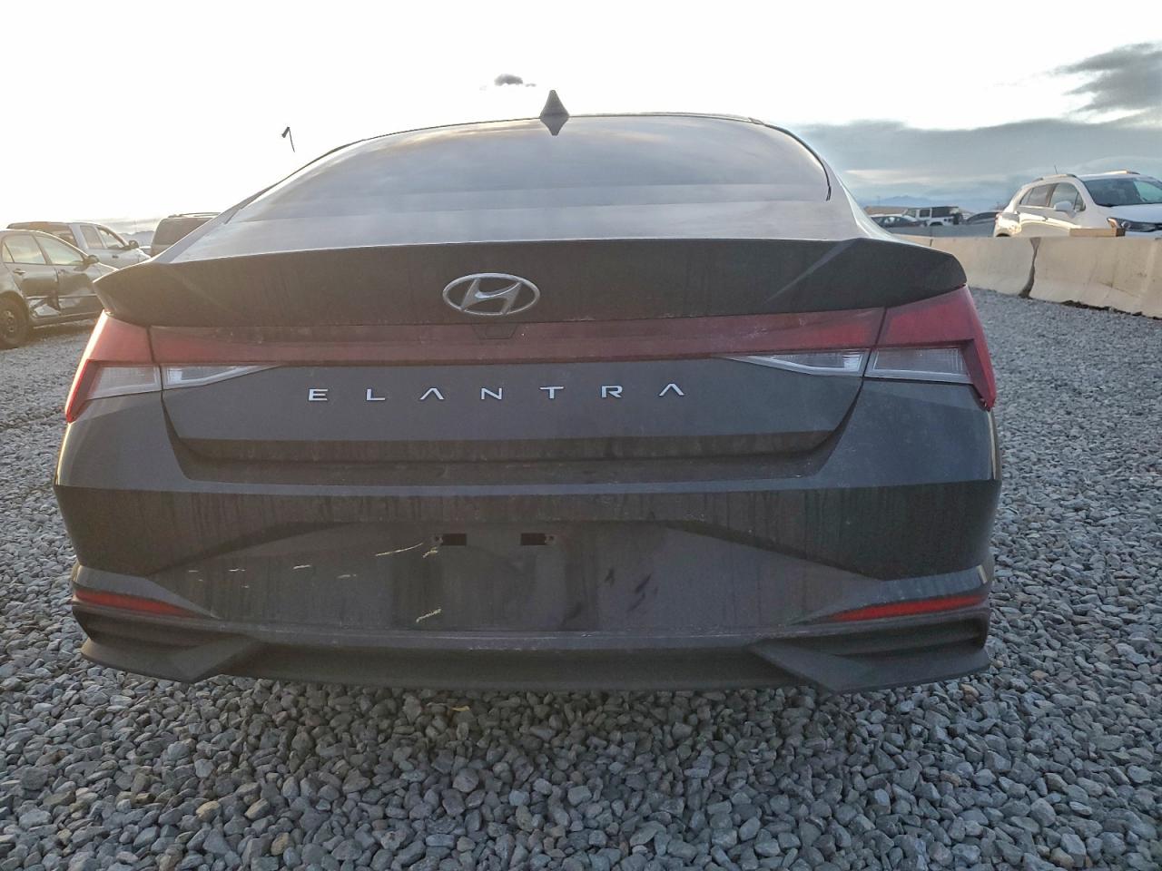 2023 HYUNDAI ELANTRA SEL photo 6