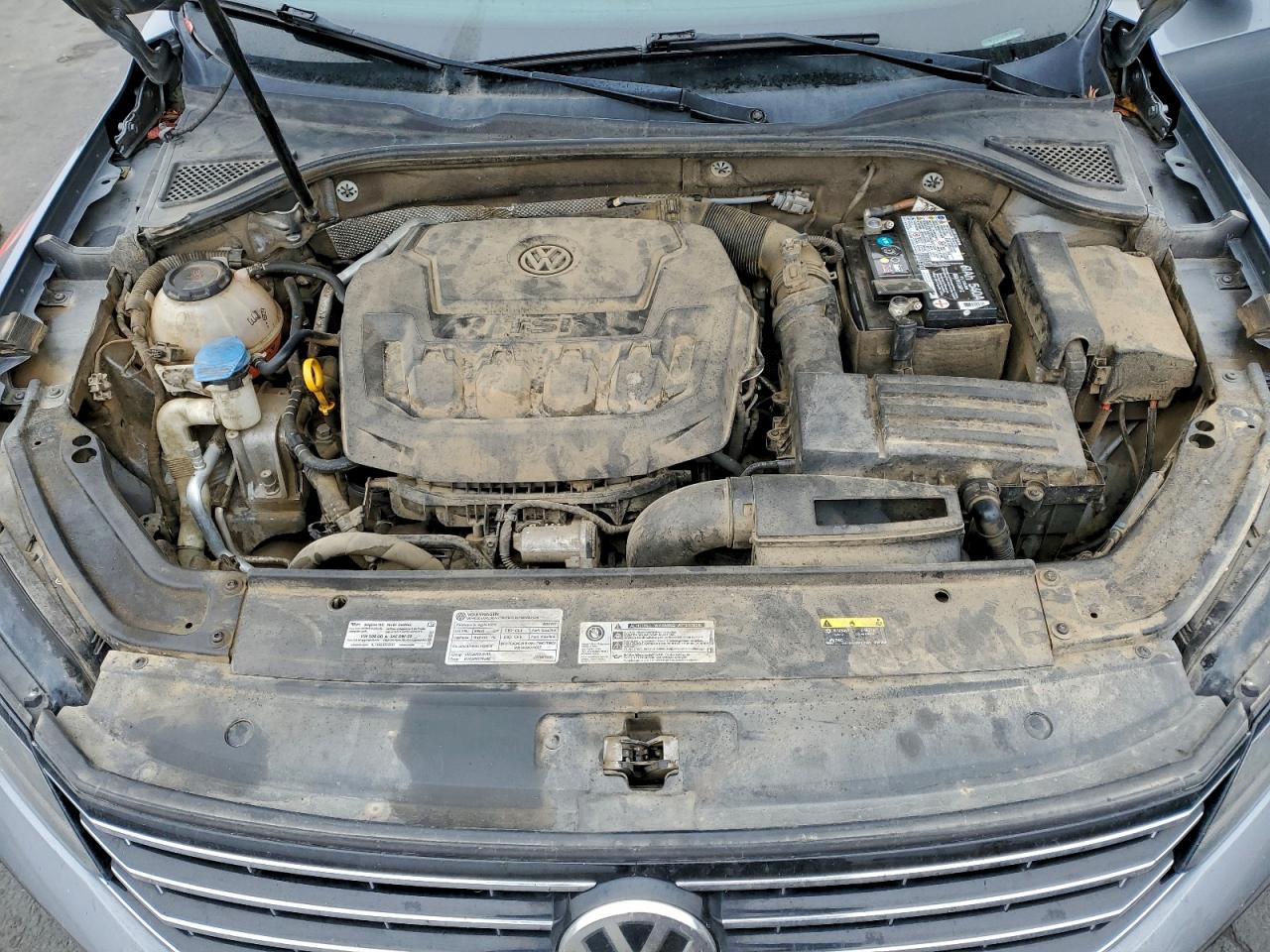 2019 VOLKSWAGEN PASSAT WOLFSBURG photo 11