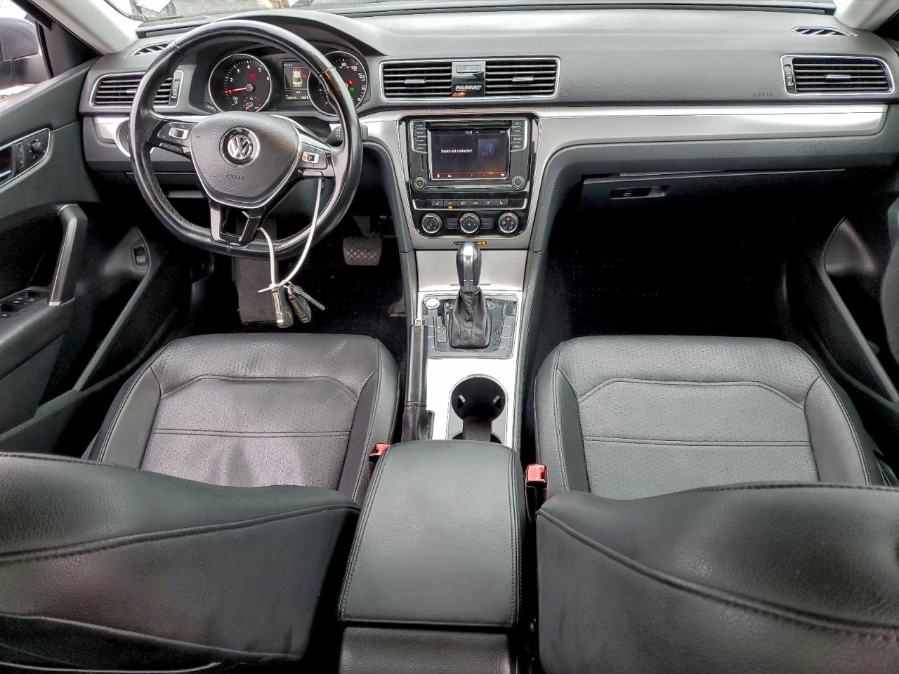 2019 VOLKSWAGEN PASSAT WOLFSBURG photo 8