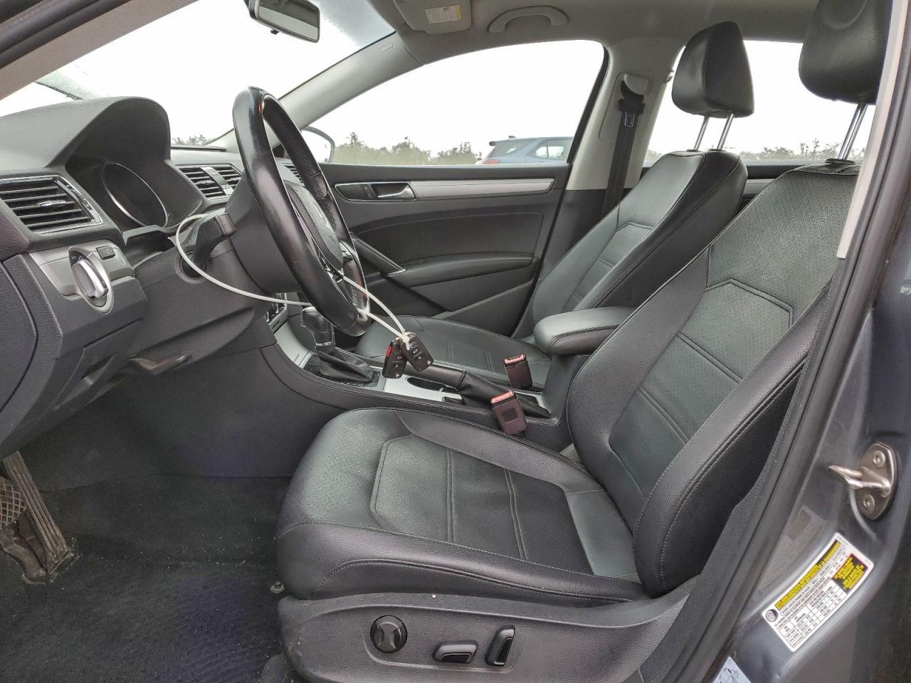 2019 VOLKSWAGEN PASSAT WOLFSBURG photo 7