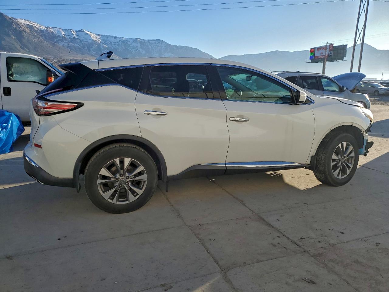 2015 NISSAN MURANO S photo 3