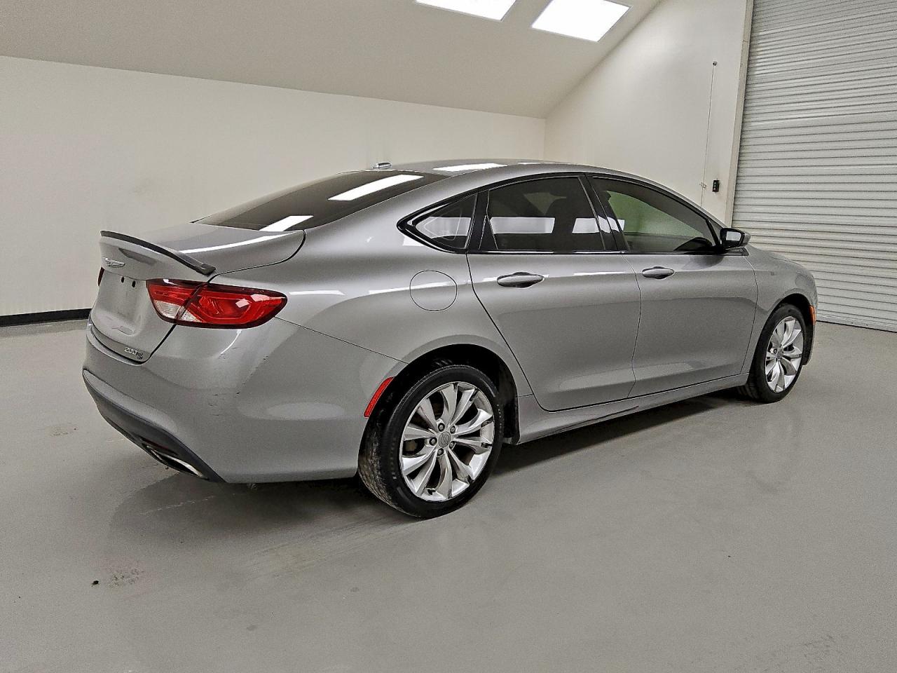 2015 CHRYSLER 200 S photo 3