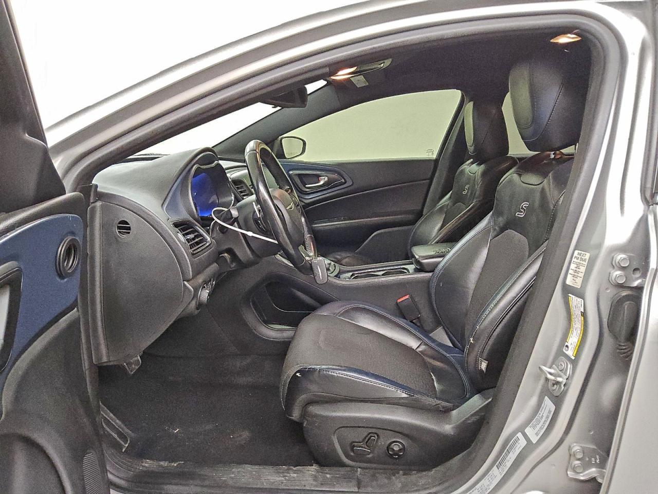 2015 CHRYSLER 200 S photo 7