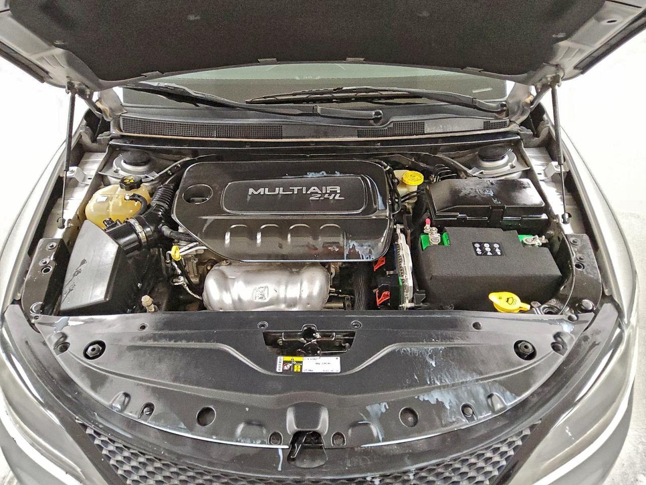 2015 CHRYSLER 200 S photo 11