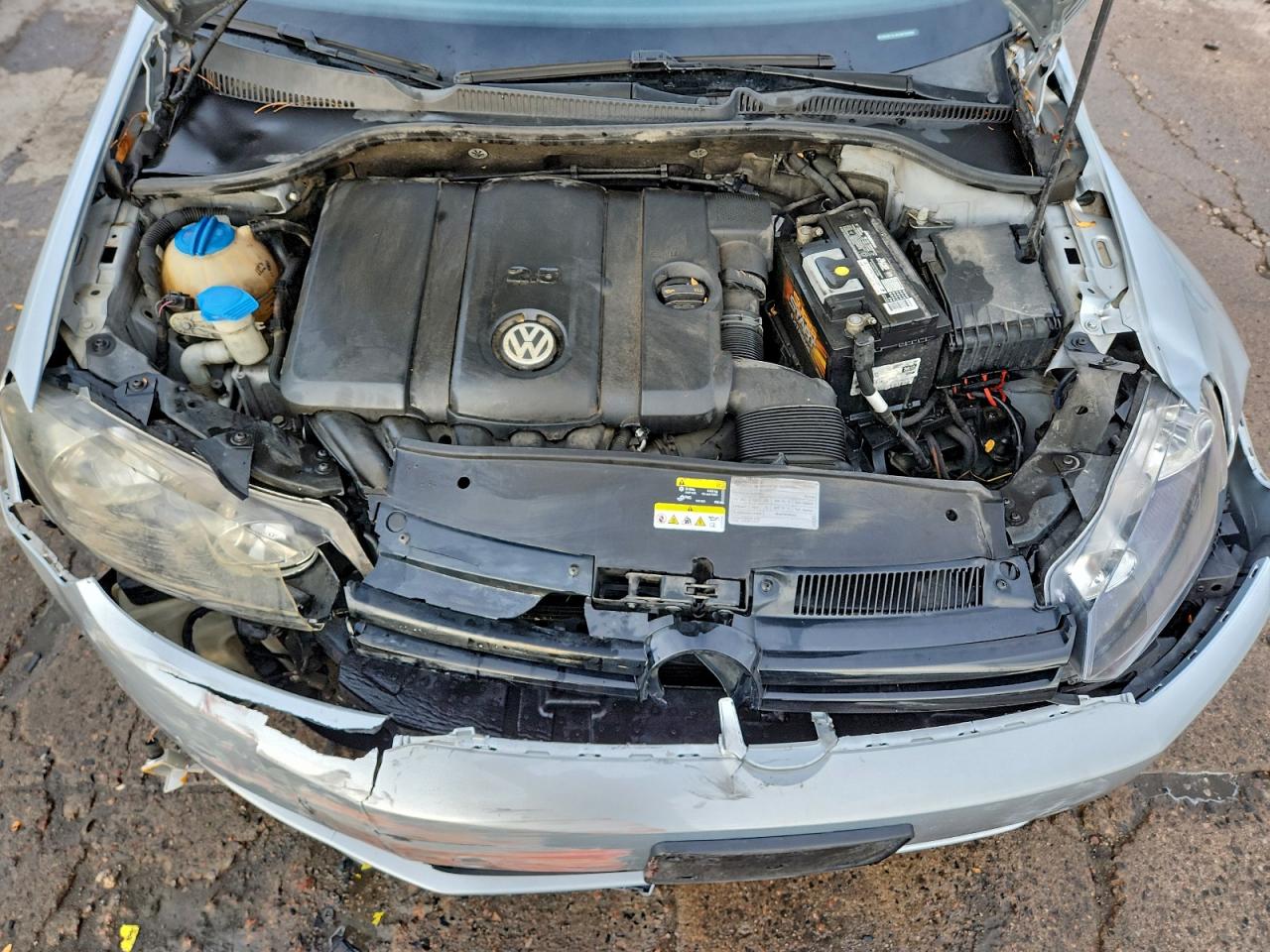 2012 VOLKSWAGEN GOLF photo 11