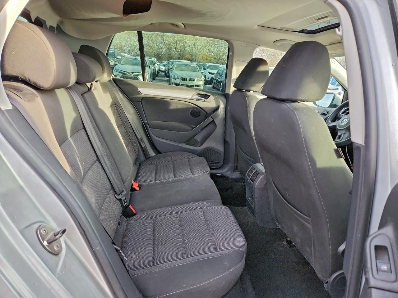 2012 VOLKSWAGEN GOLF photo 10