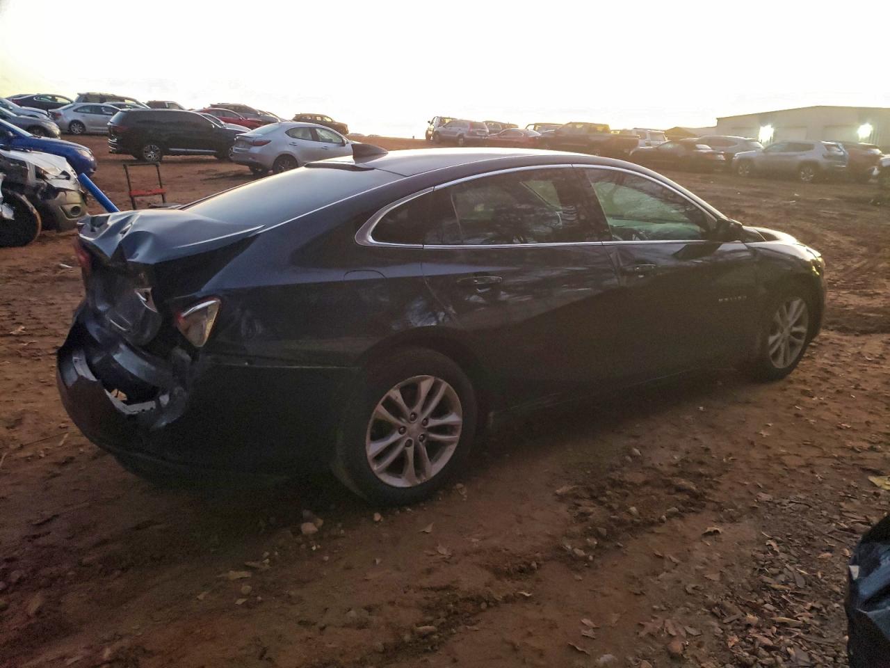 2017 CHEVROLET MALIBU LT photo 3