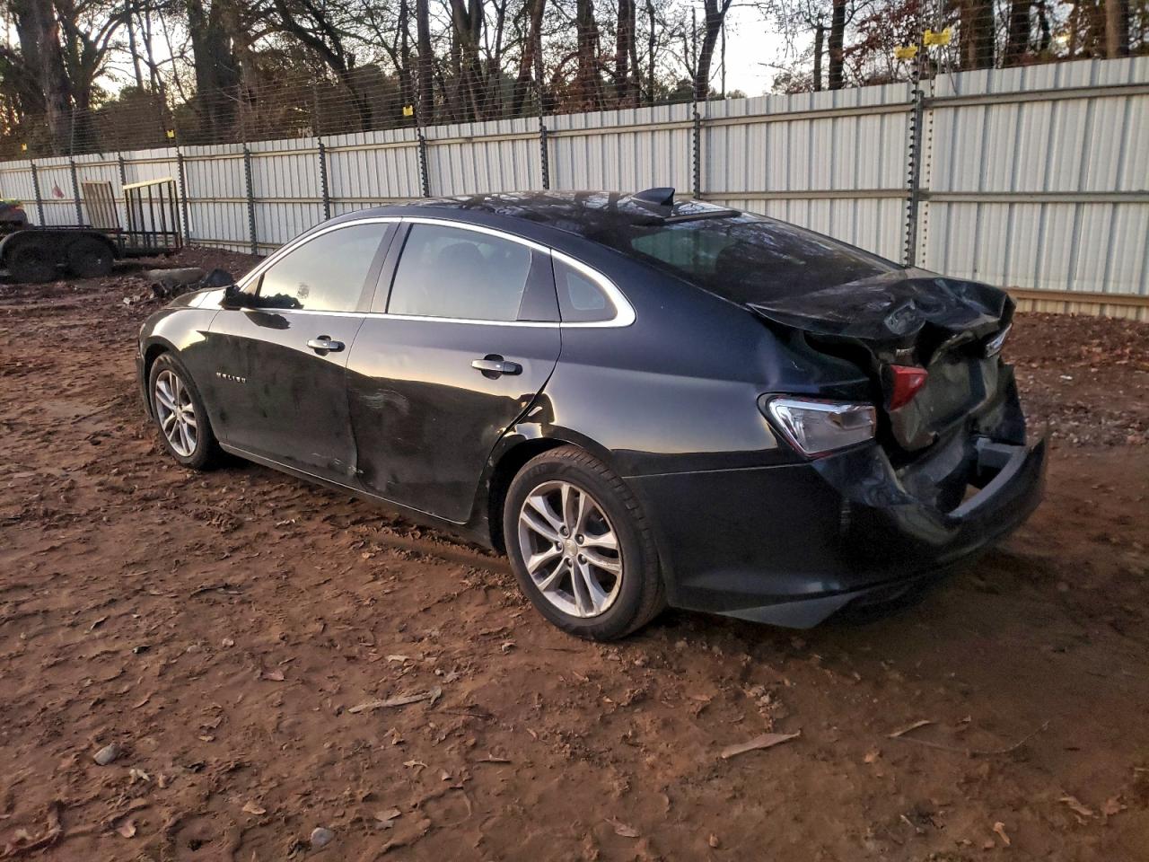 2017 CHEVROLET MALIBU LT photo 2