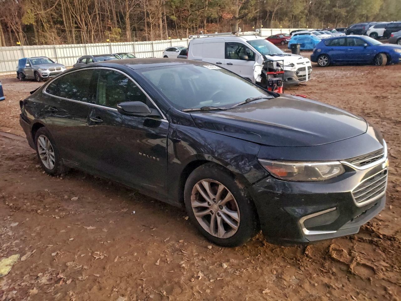 2017 CHEVROLET MALIBU LT photo 4