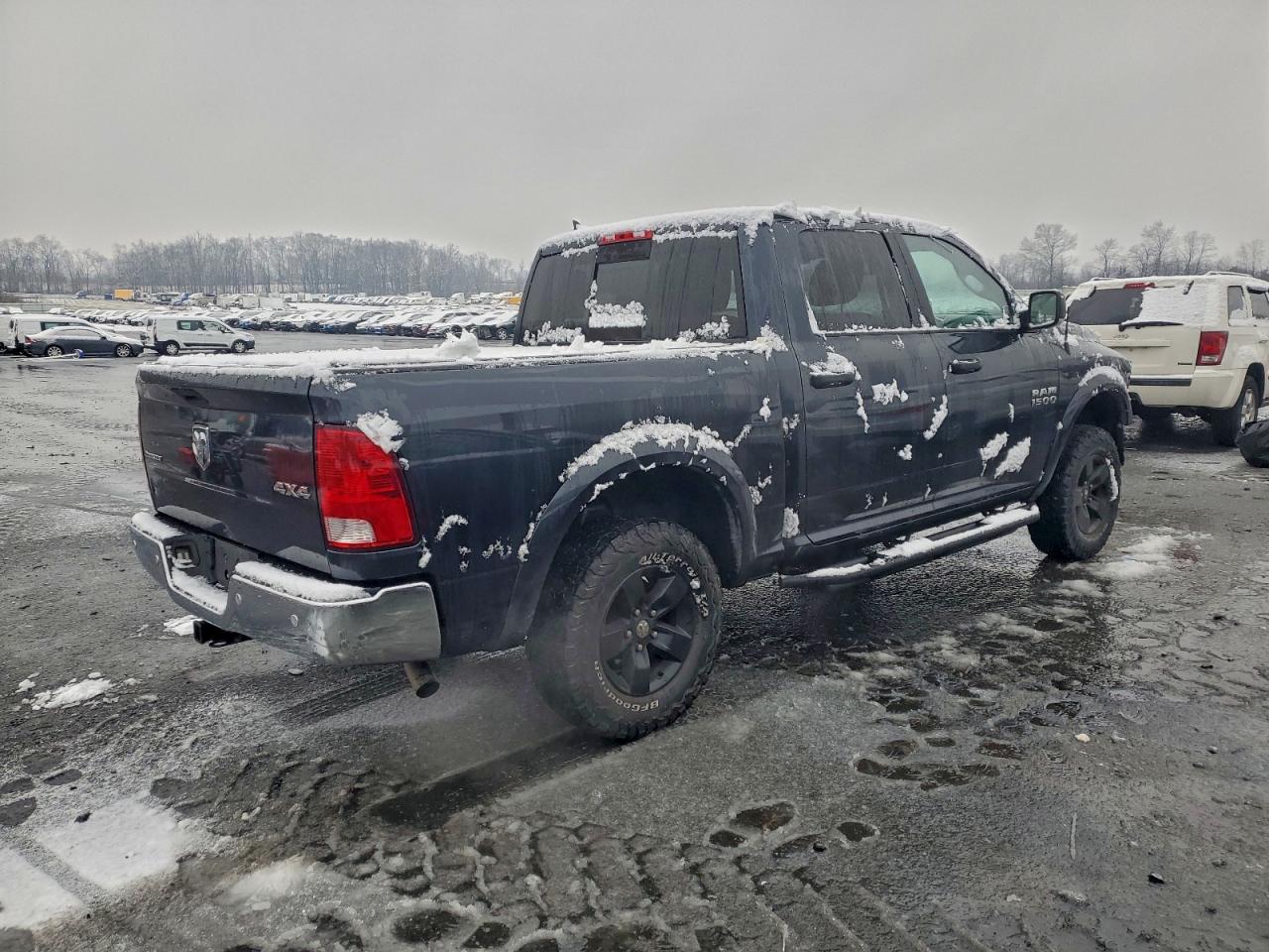 2015 RAM 1500 SLT photo 5