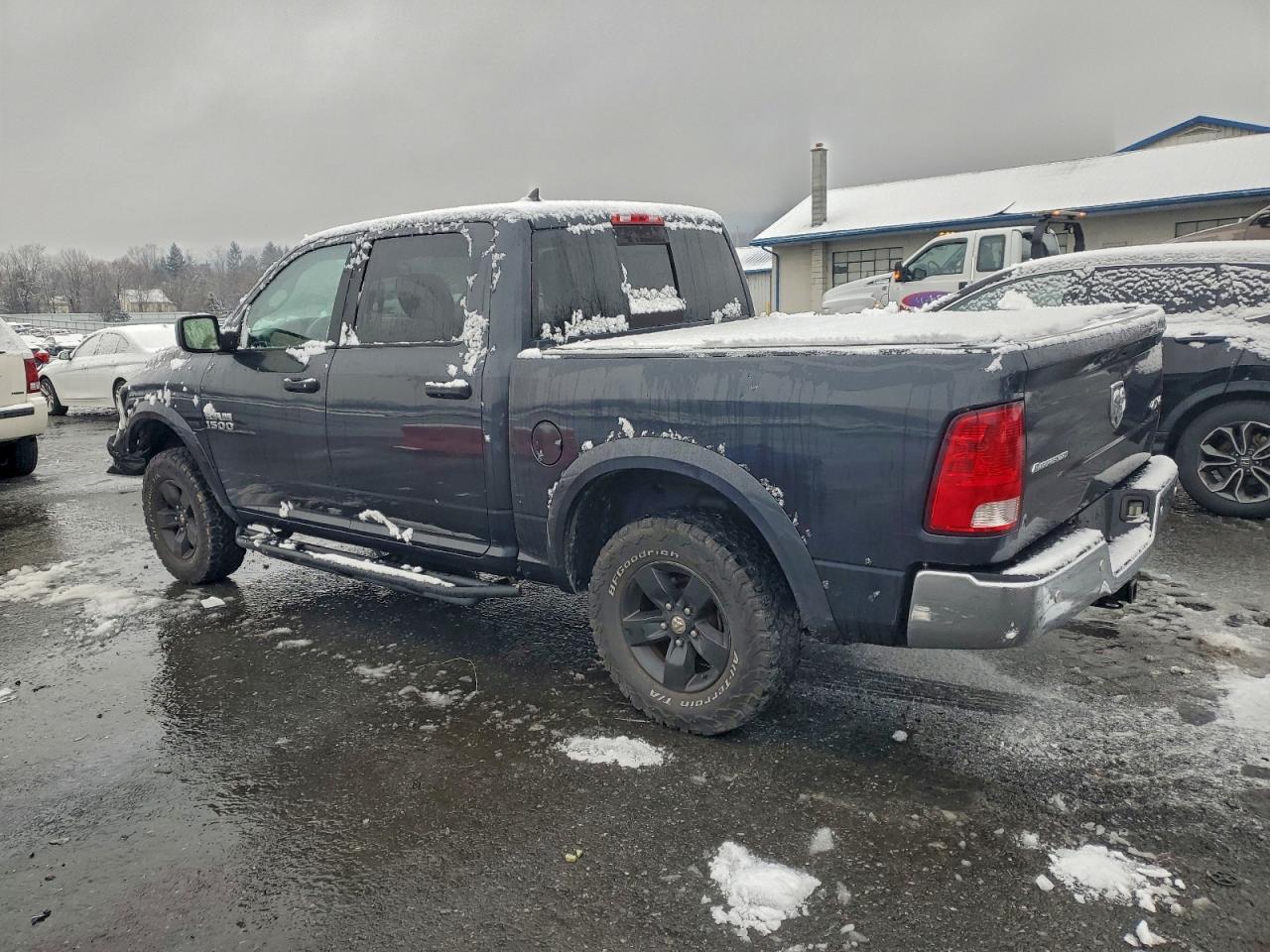 2015 RAM 1500 SLT photo 3