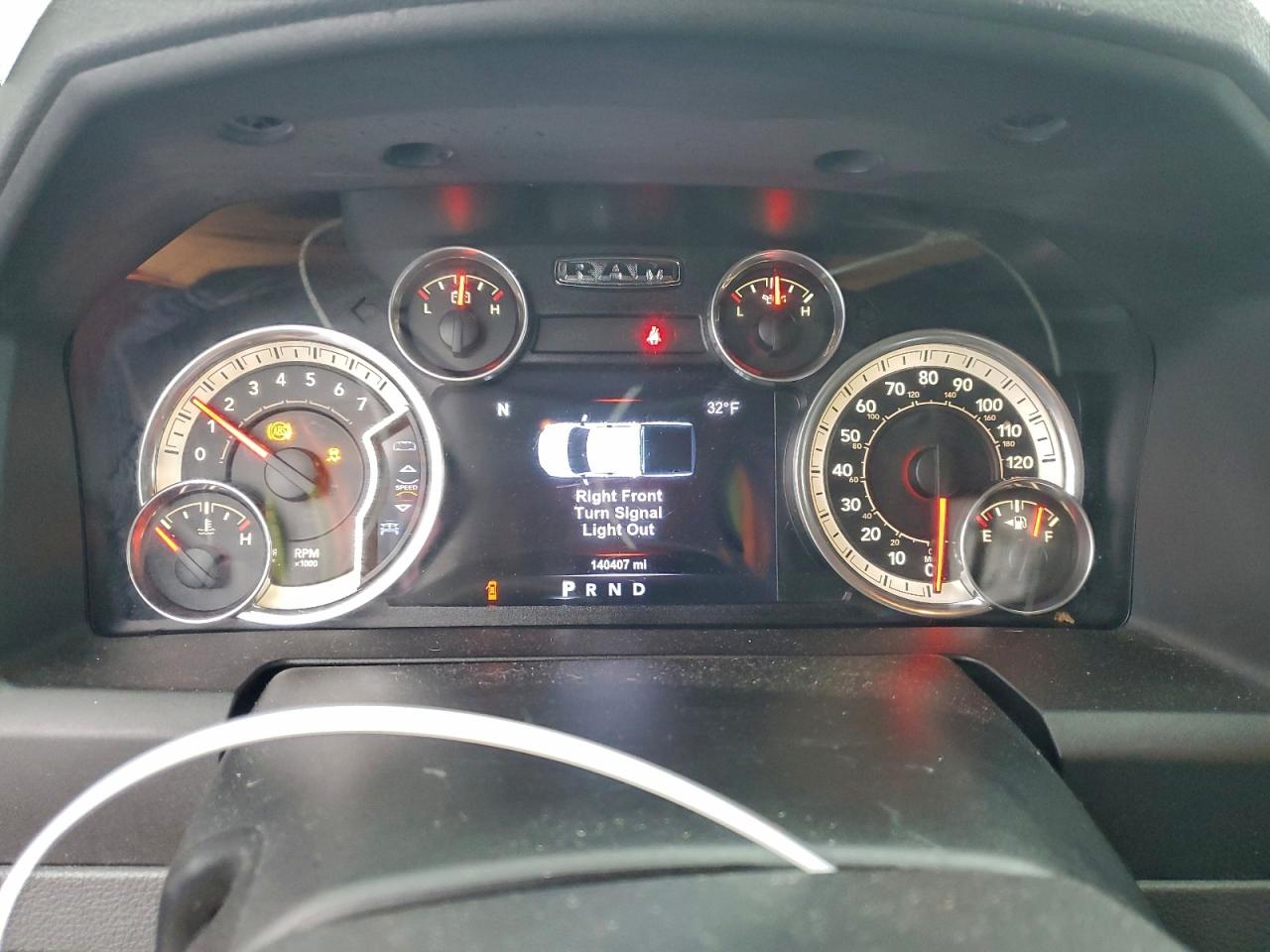 2015 RAM 1500 SLT photo 17
