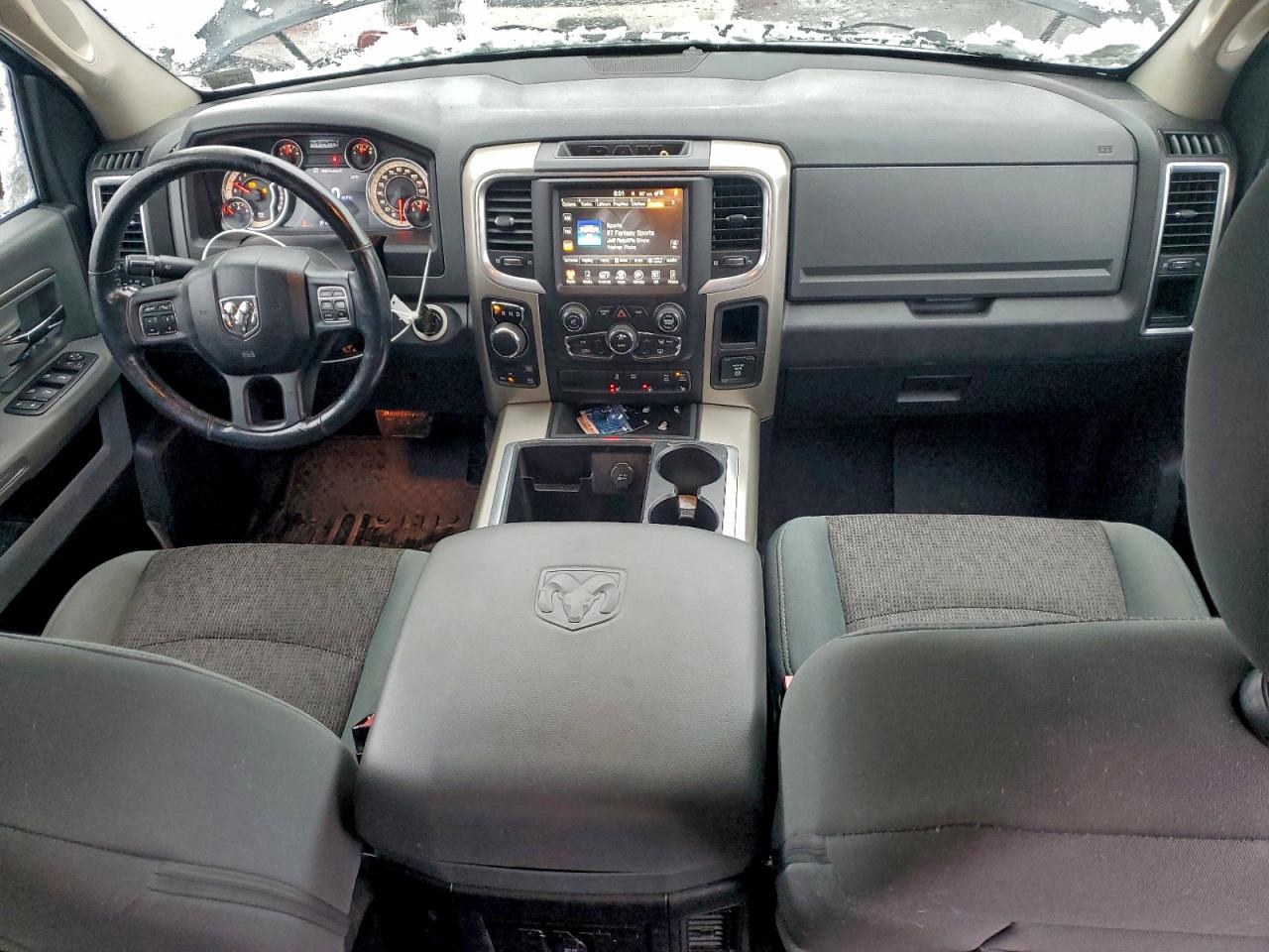 2015 RAM 1500 SLT photo 15
