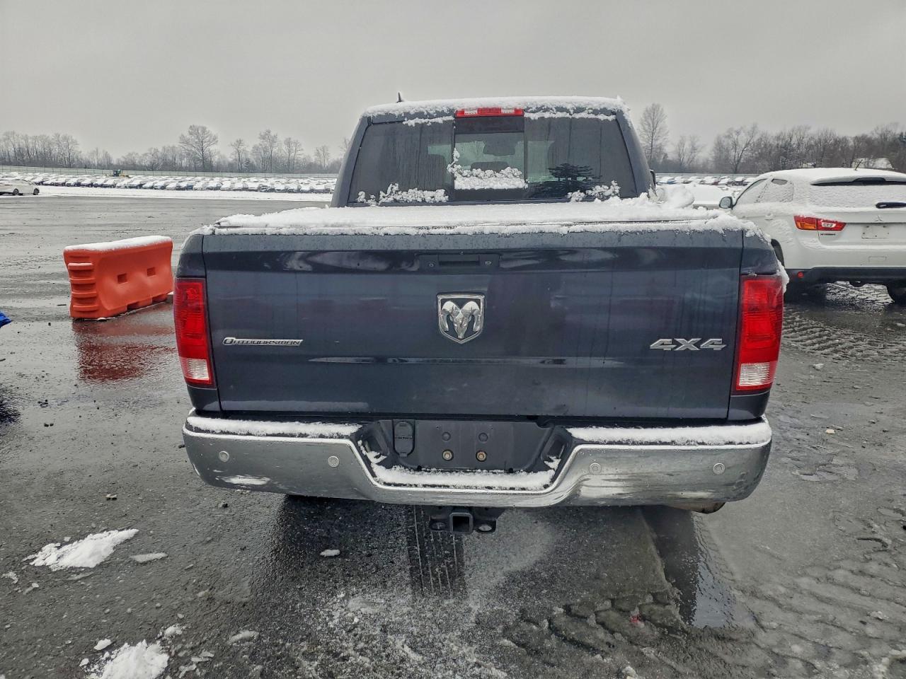 2015 RAM 1500 SLT photo 11