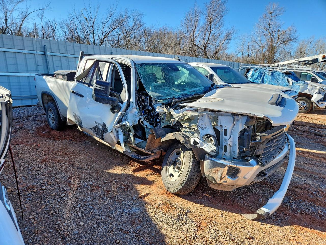 2024 CHEVROLET SILVERADO C2500 HEAVY DUTY photo 4