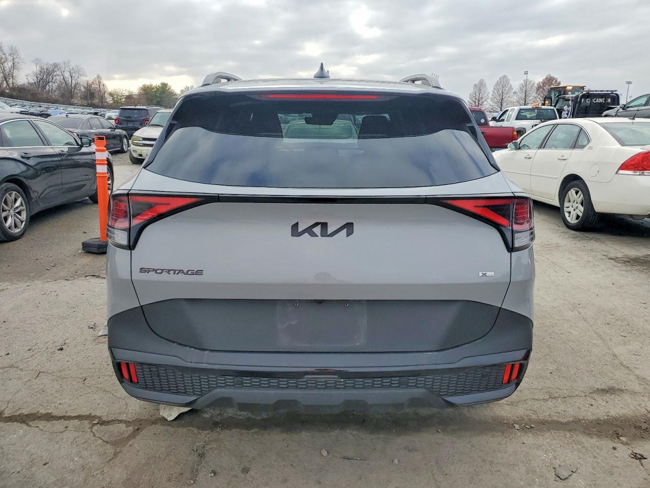 2025 KIA SPORTAGE X LINE photo 6