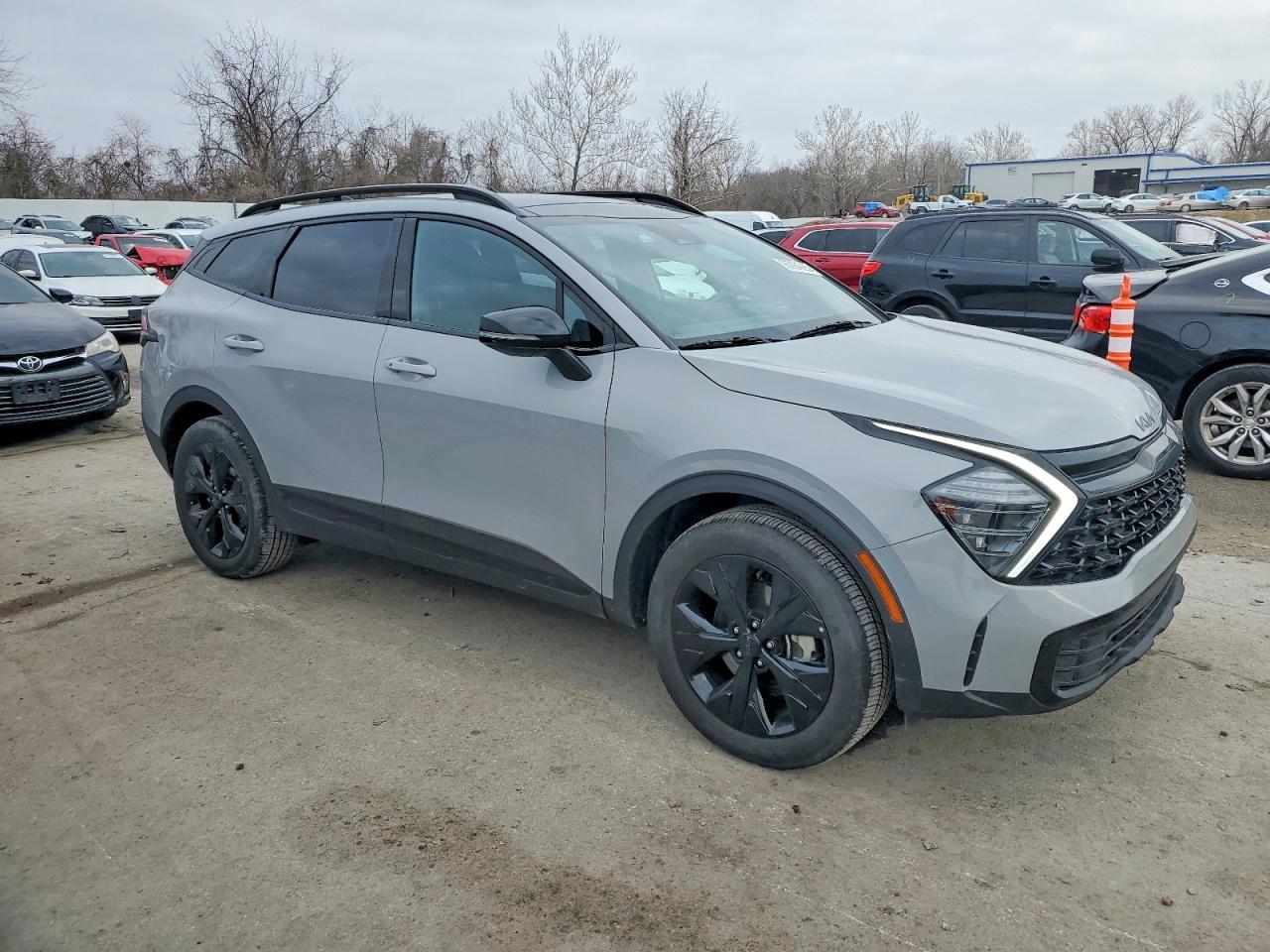 2025 KIA SPORTAGE X LINE photo 4