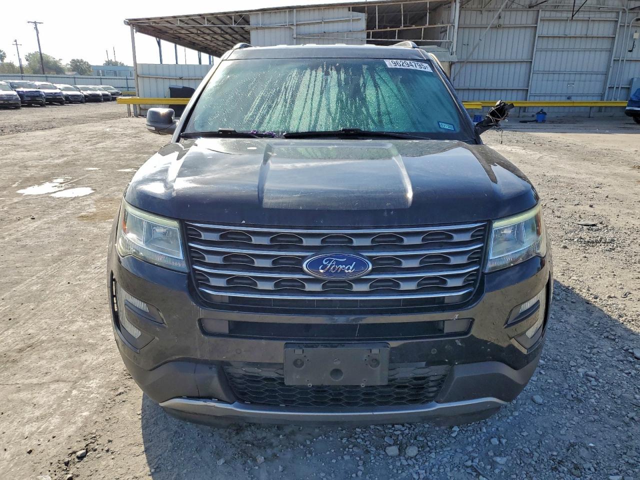 2017 FORD EXPLORER XLT photo 5