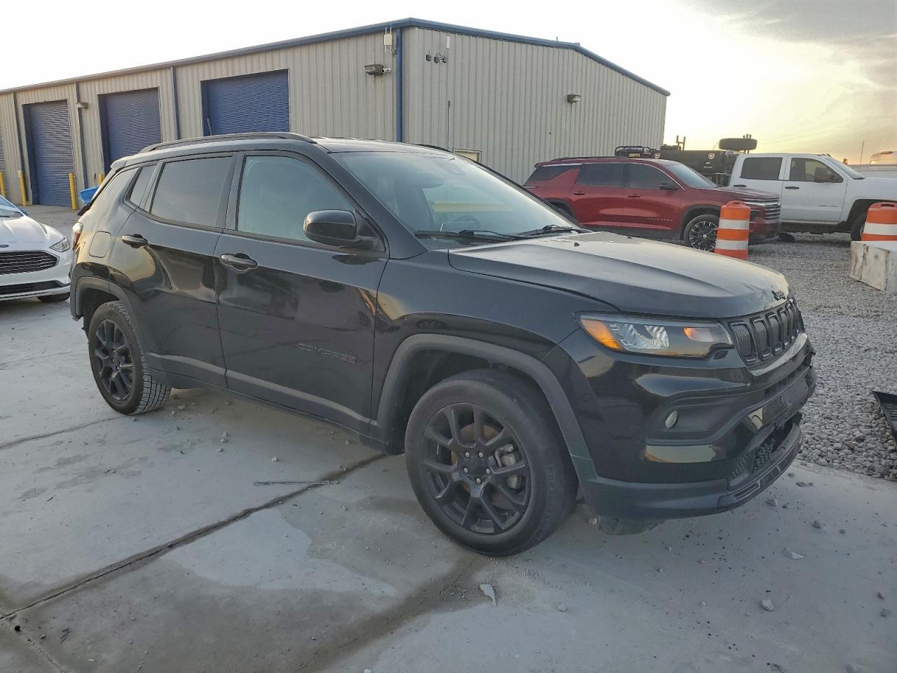 2022 JEEP COMPASS LATITUDE photo 4