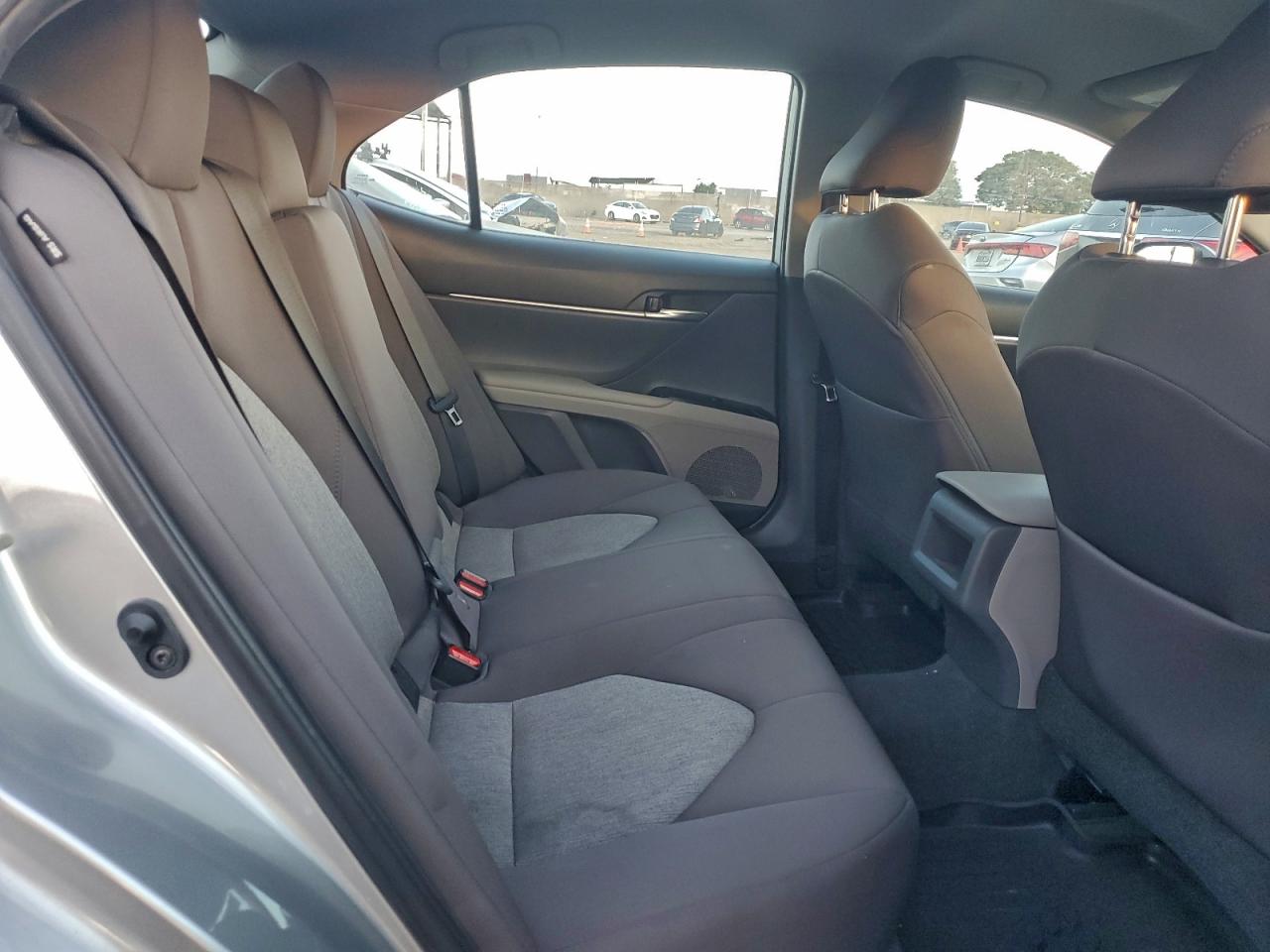2019 TOYOTA CAMRY L photo 10