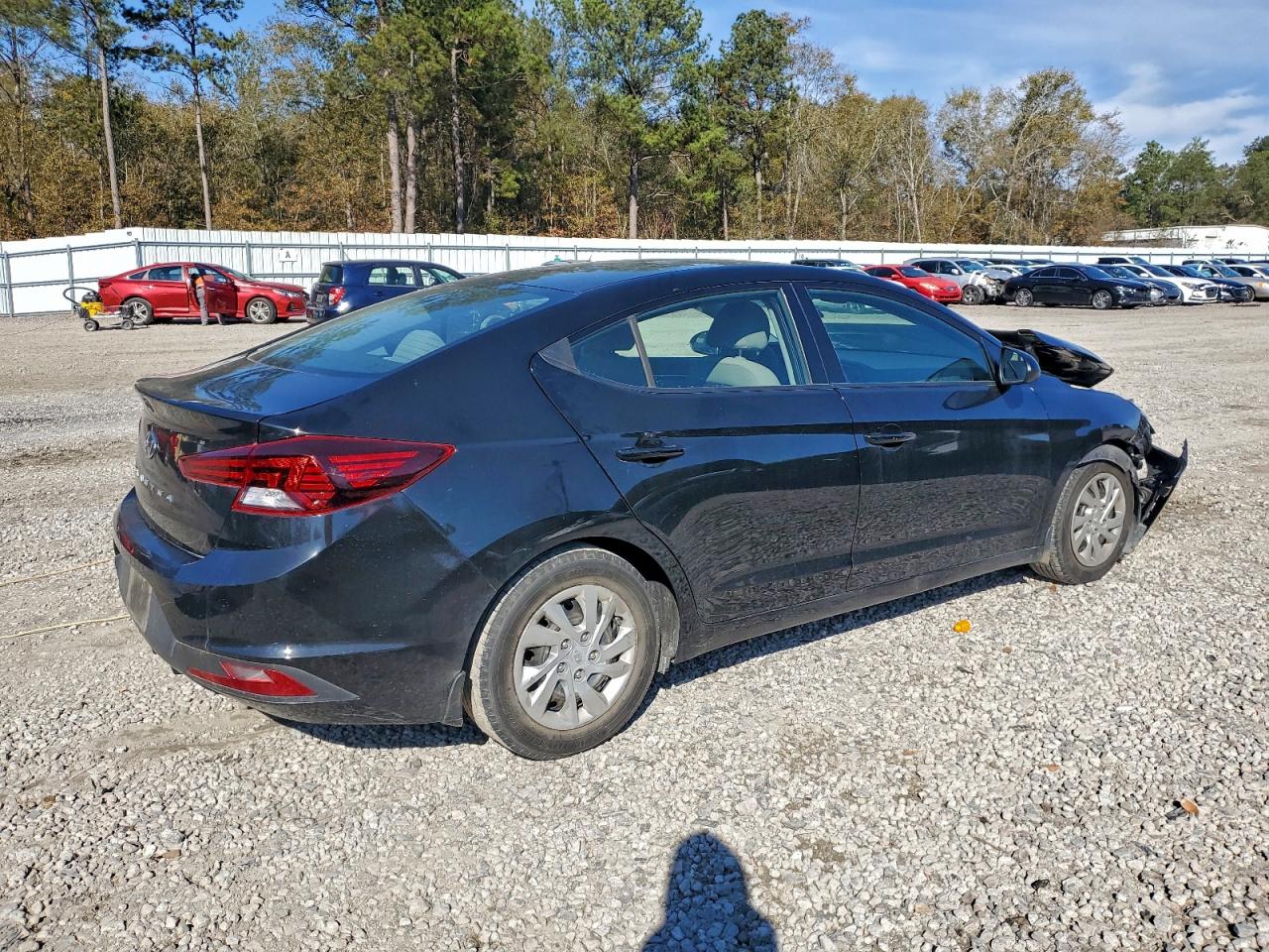 2020 HYUNDAI ELANTRA SE photo 3