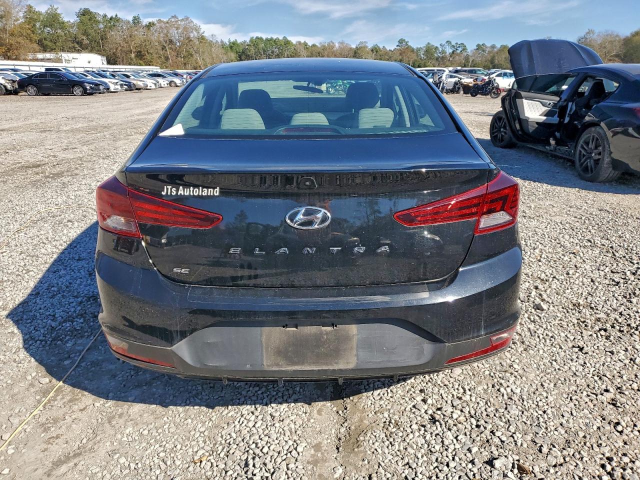 2020 HYUNDAI ELANTRA SE photo 6