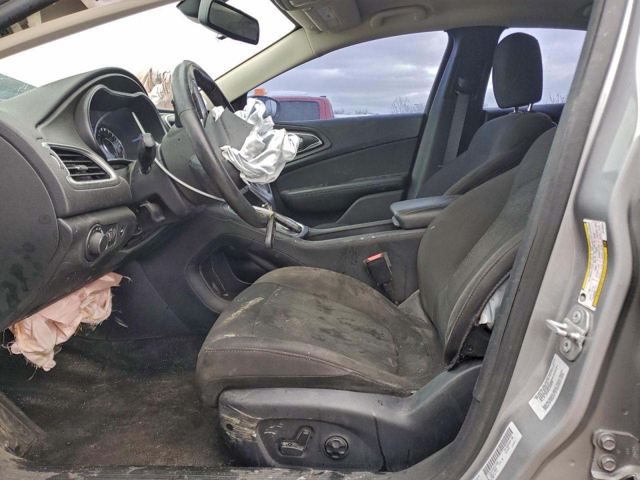 2016 CHRYSLER 200 LIMITED photo 7