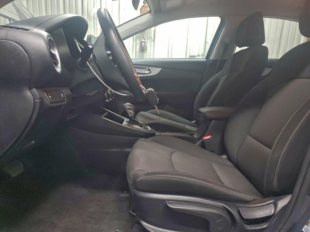 2023 KIA FORTE LX photo 7