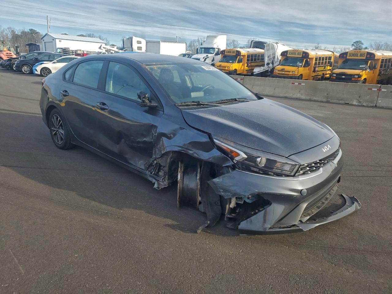 2023 KIA FORTE LX photo 4