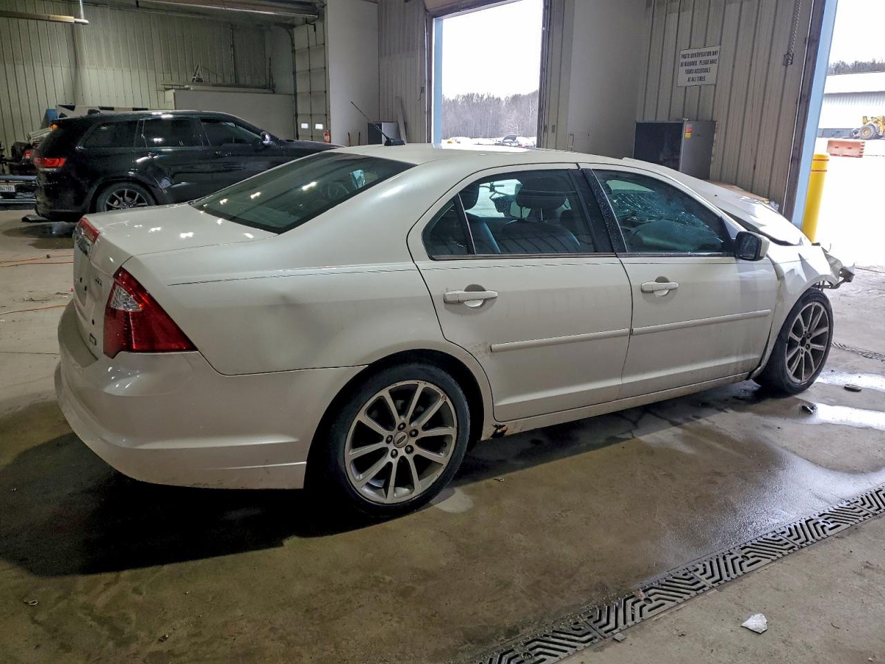 2010 FORD FUSION SEL photo 3