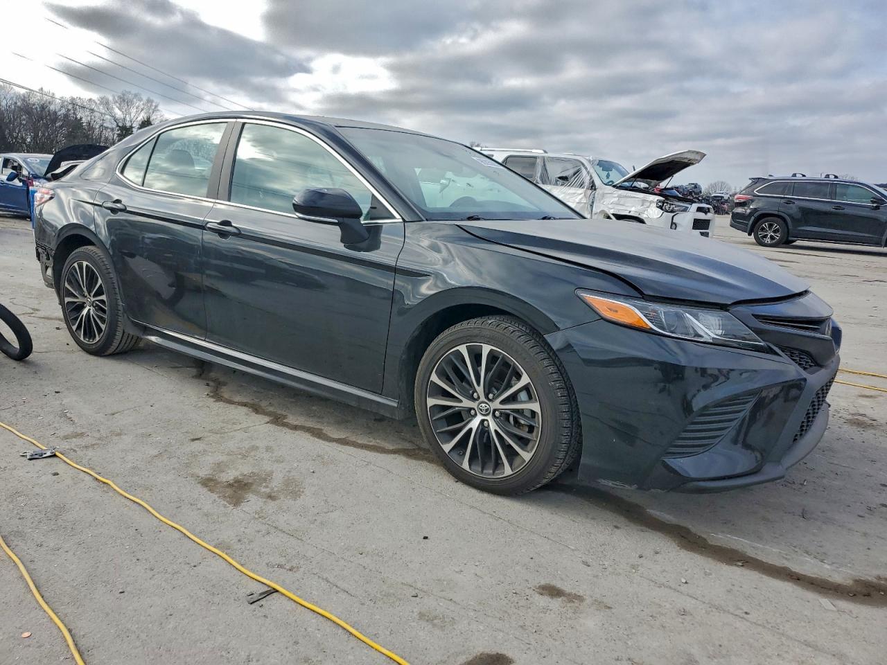2018 TOYOTA CAMRY L photo 4