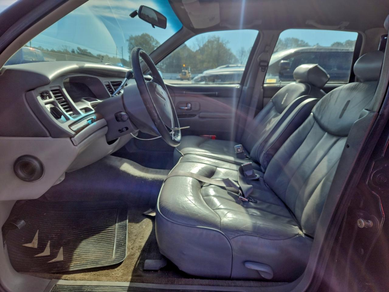 1997 LINCOLN TOWN CAR EXECUTIVE photo 7