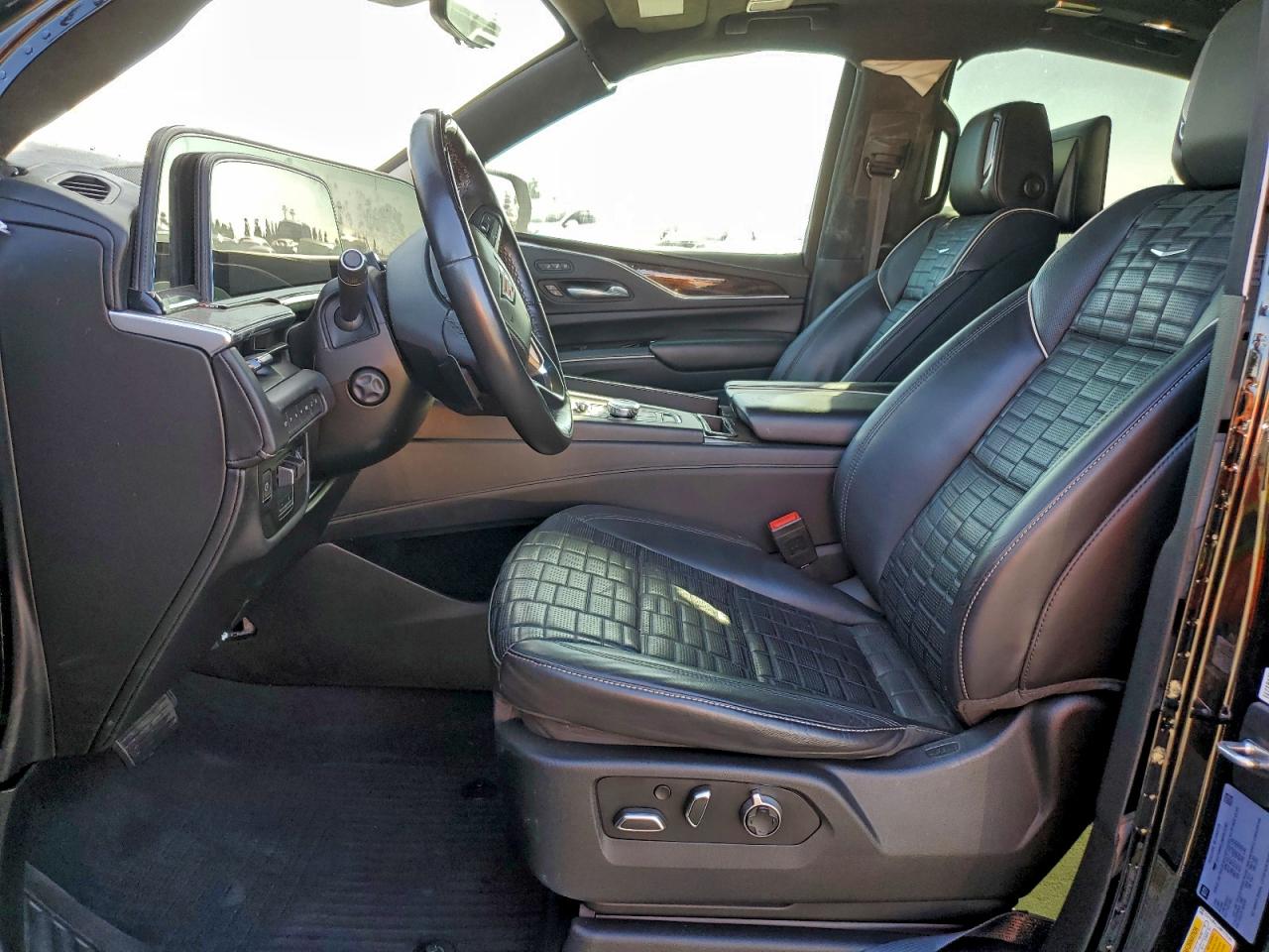 2021 CADILLAC ESCALADE ESV SPORT PLATINUM photo 13