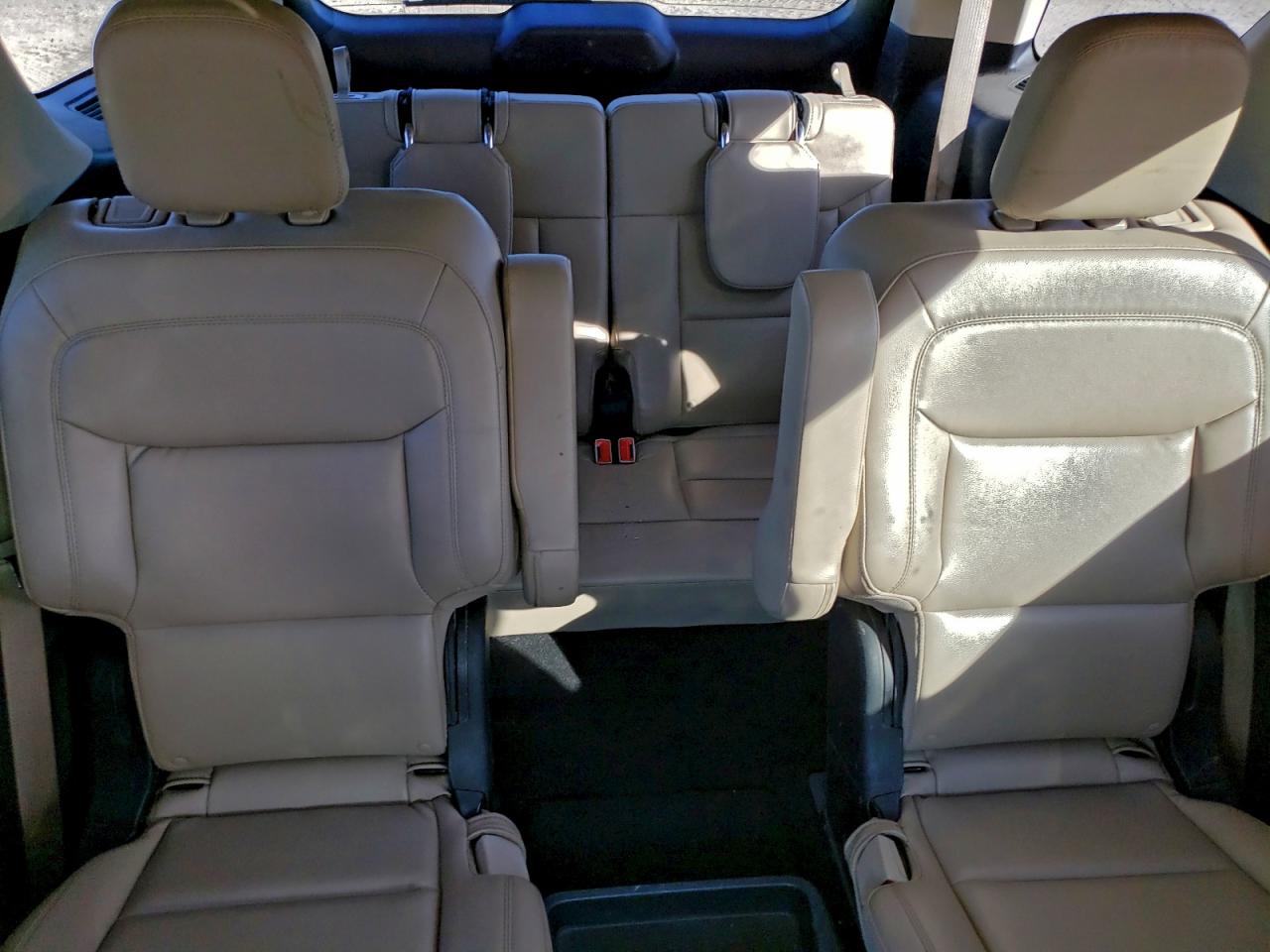 2020 FORD EXPLORER XLT photo 10