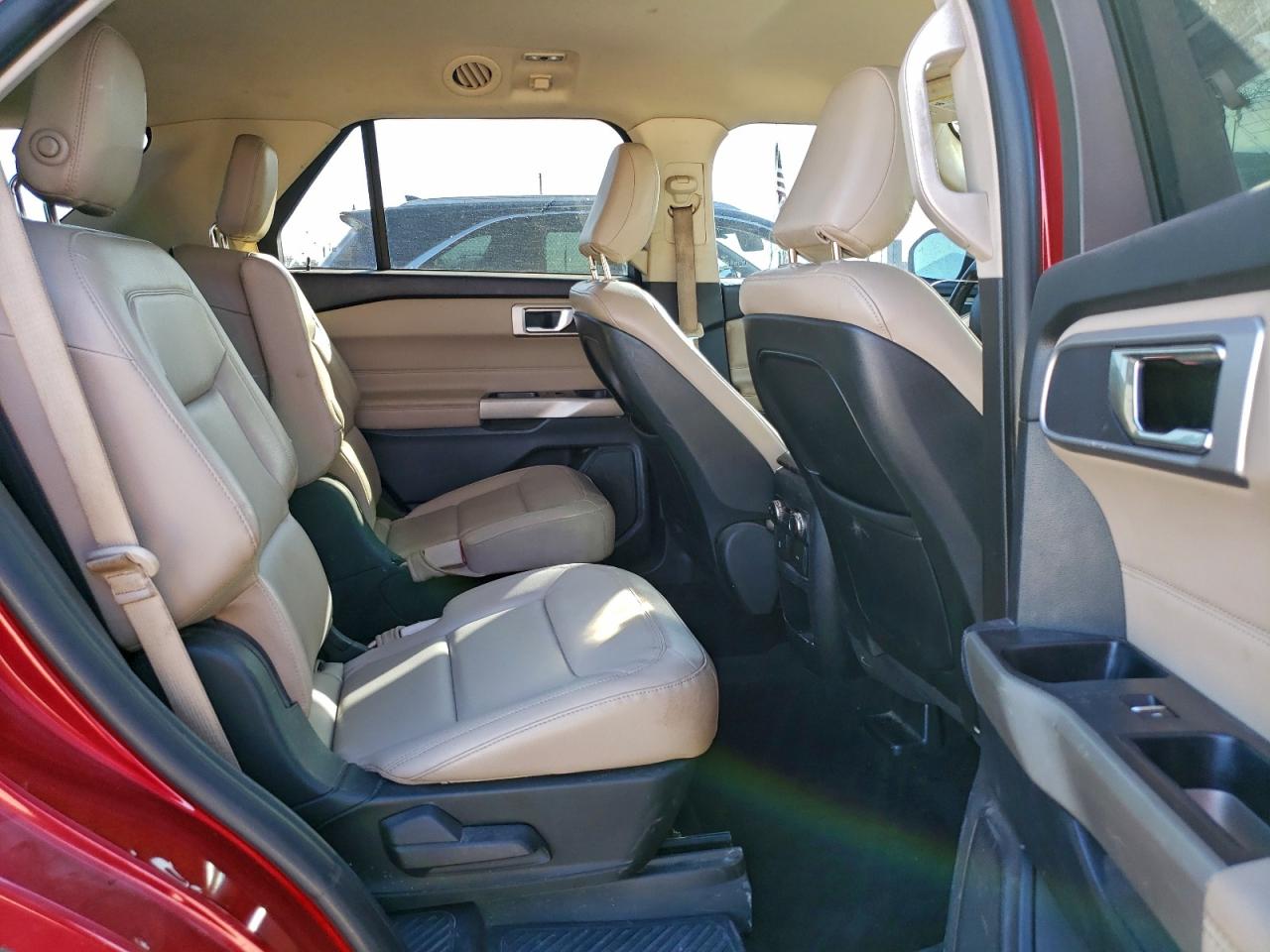 2020 FORD EXPLORER XLT photo 11