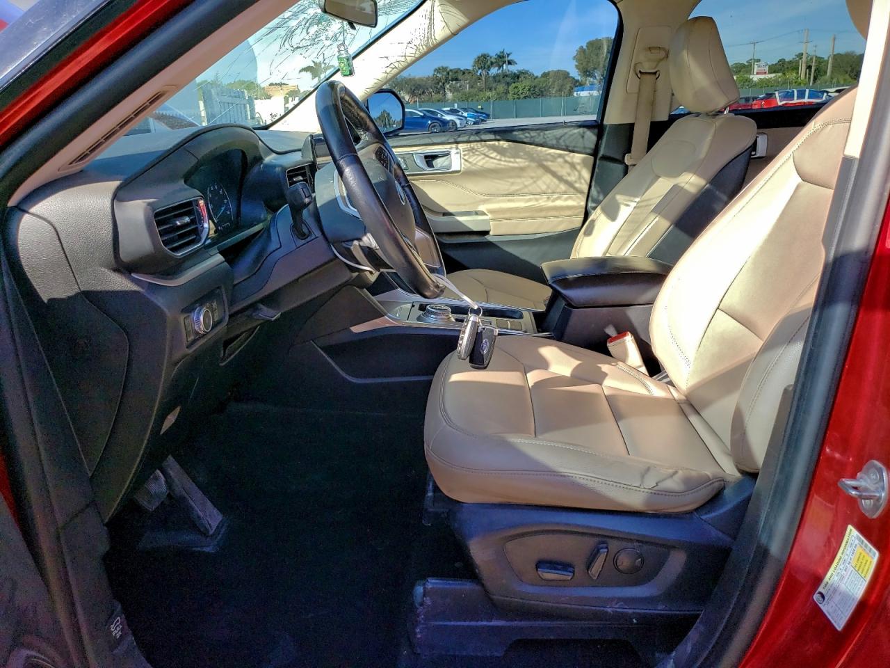2020 FORD EXPLORER XLT photo 7
