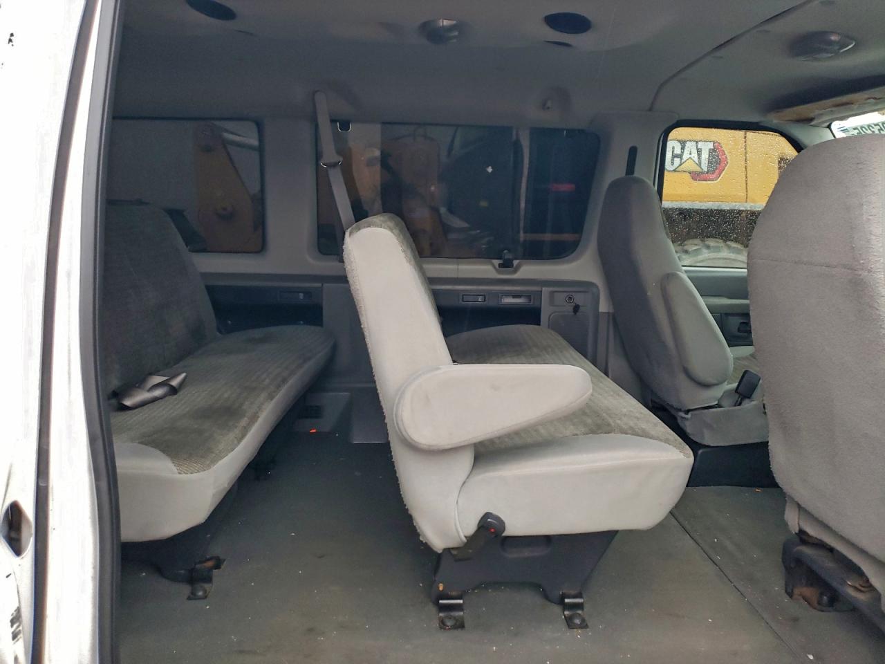 2004 FORD ECONOLINE E350 SUPER DUTY WAGON photo 11