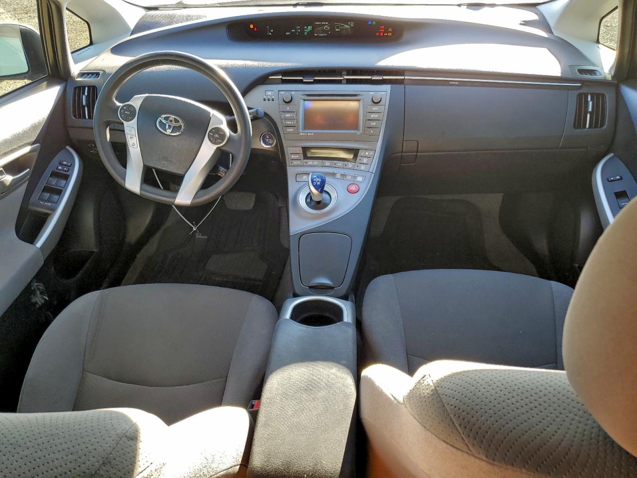 2014 TOYOTA PRIUS photo 8