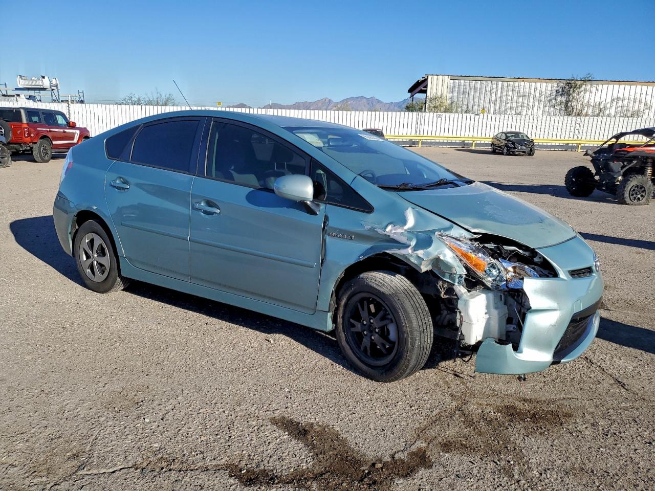 2014 TOYOTA PRIUS photo 4