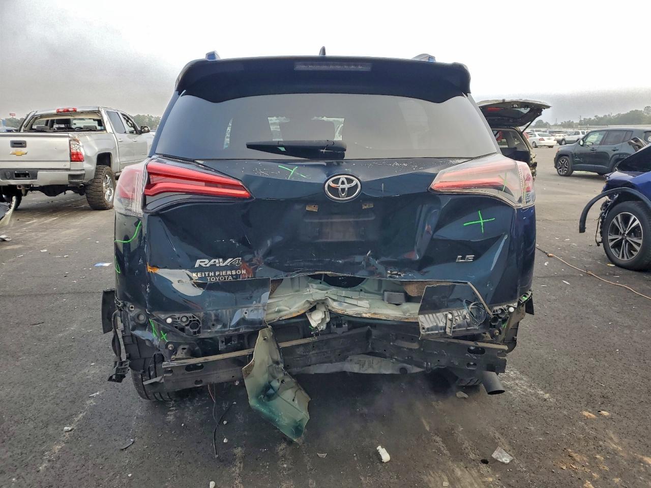 2018 TOYOTA RAV4 LE photo 6