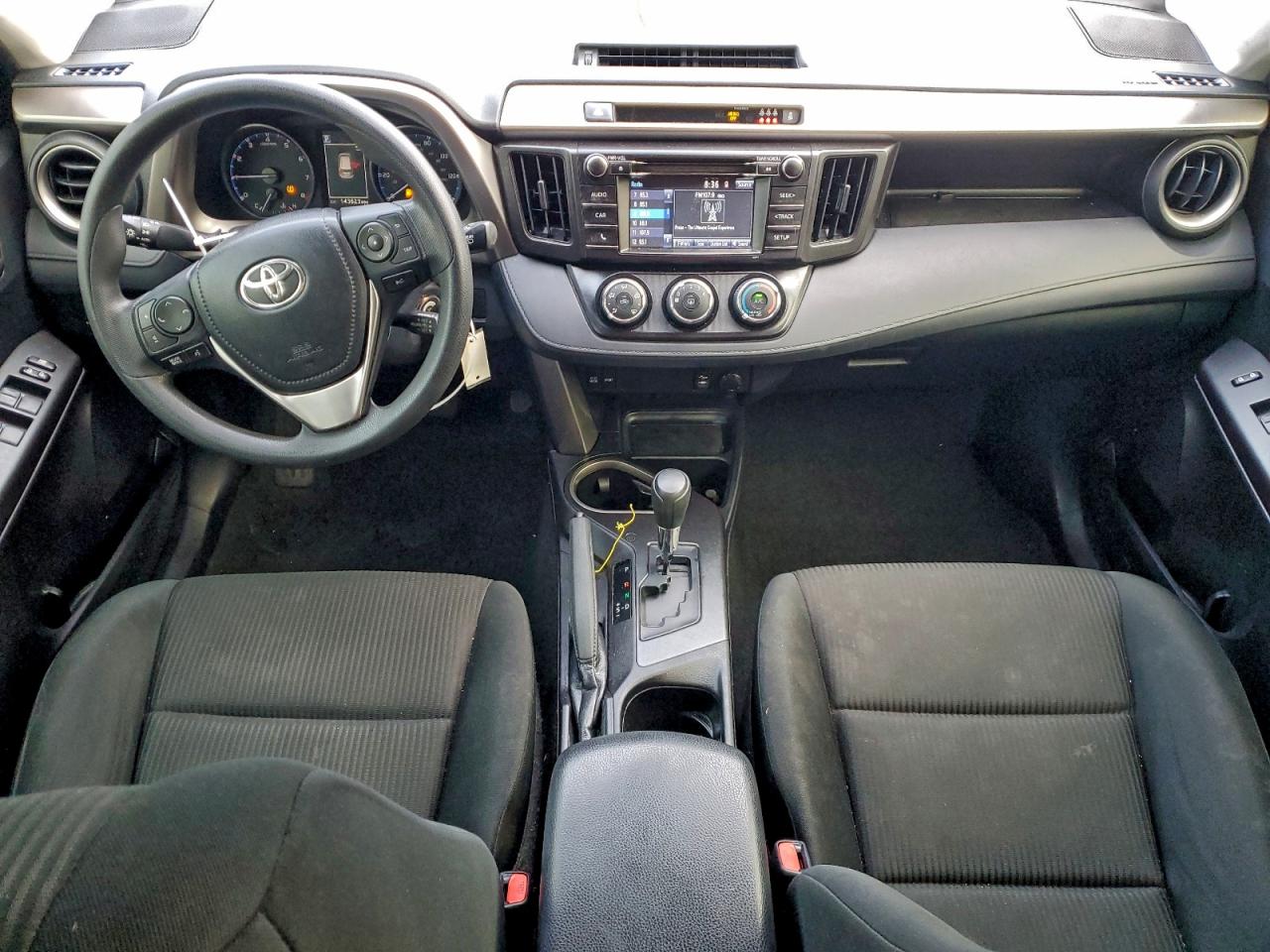2018 TOYOTA RAV4 LE photo 8