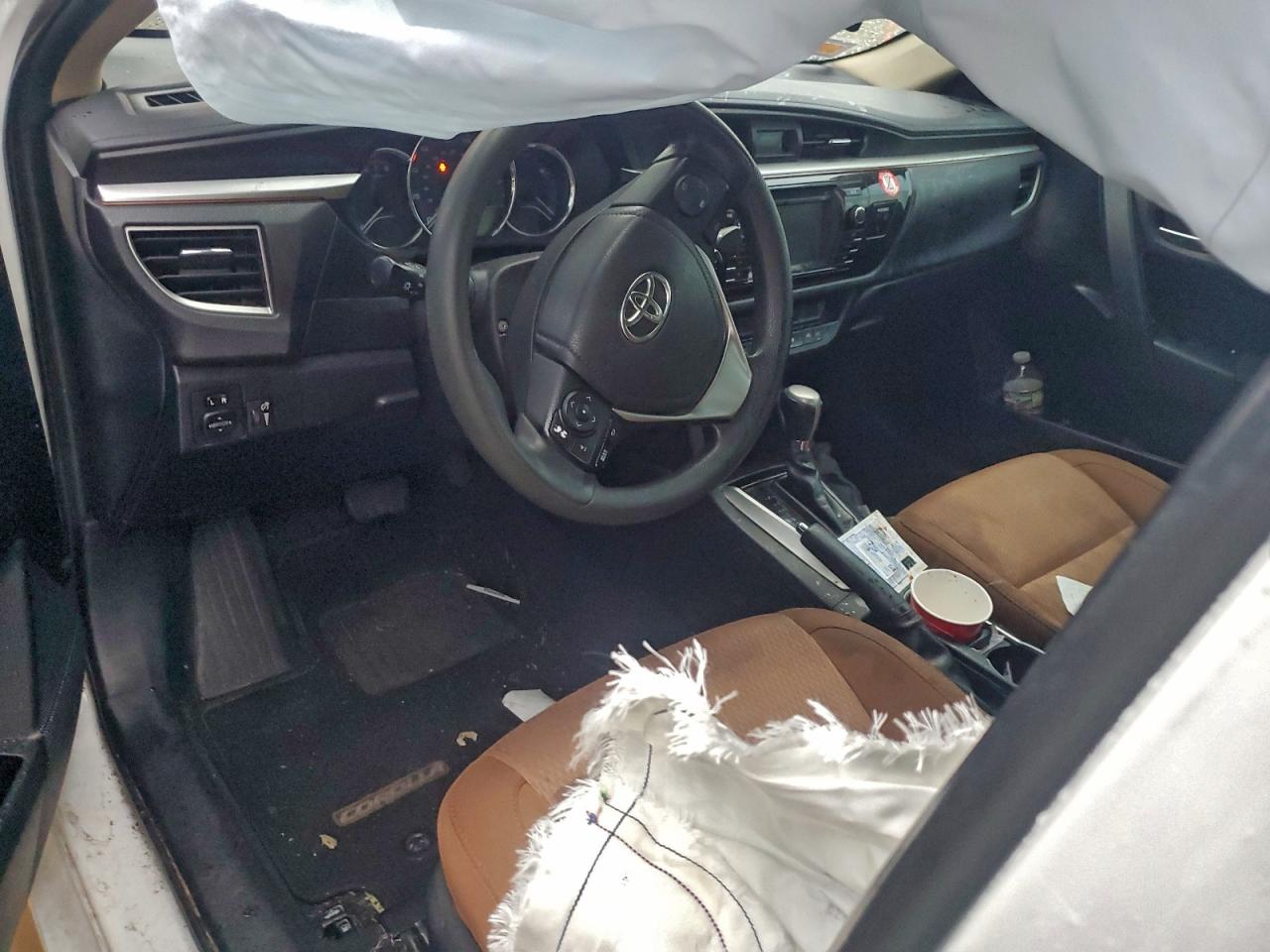2015 TOYOTA COROLLA L photo 8