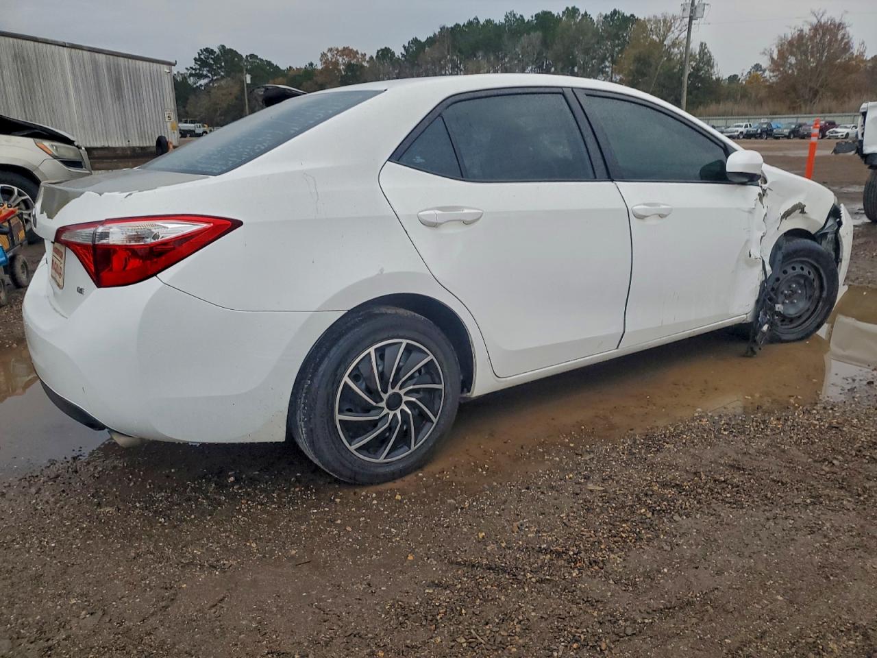 2015 TOYOTA COROLLA L photo 3