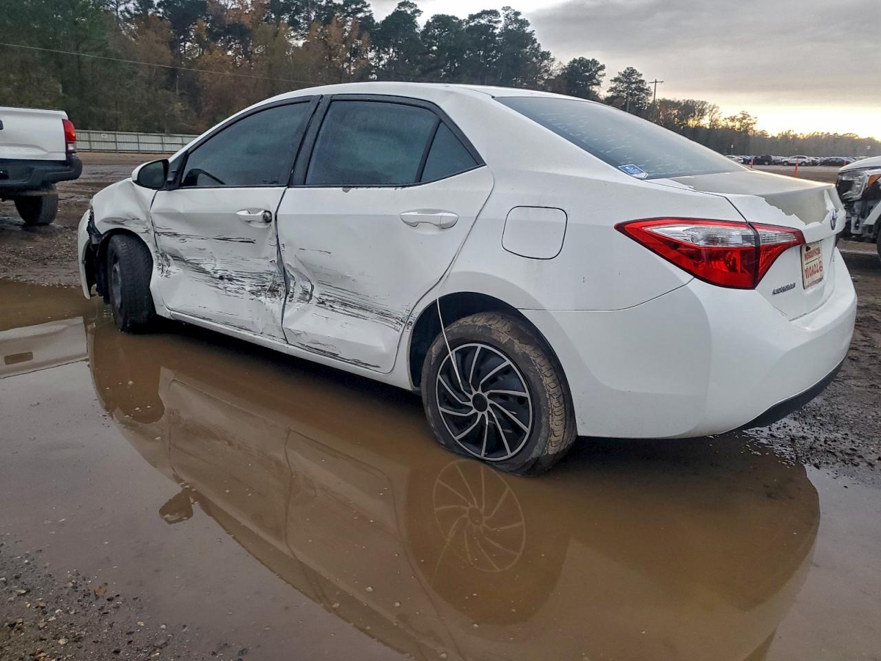 2015 TOYOTA COROLLA L photo 2