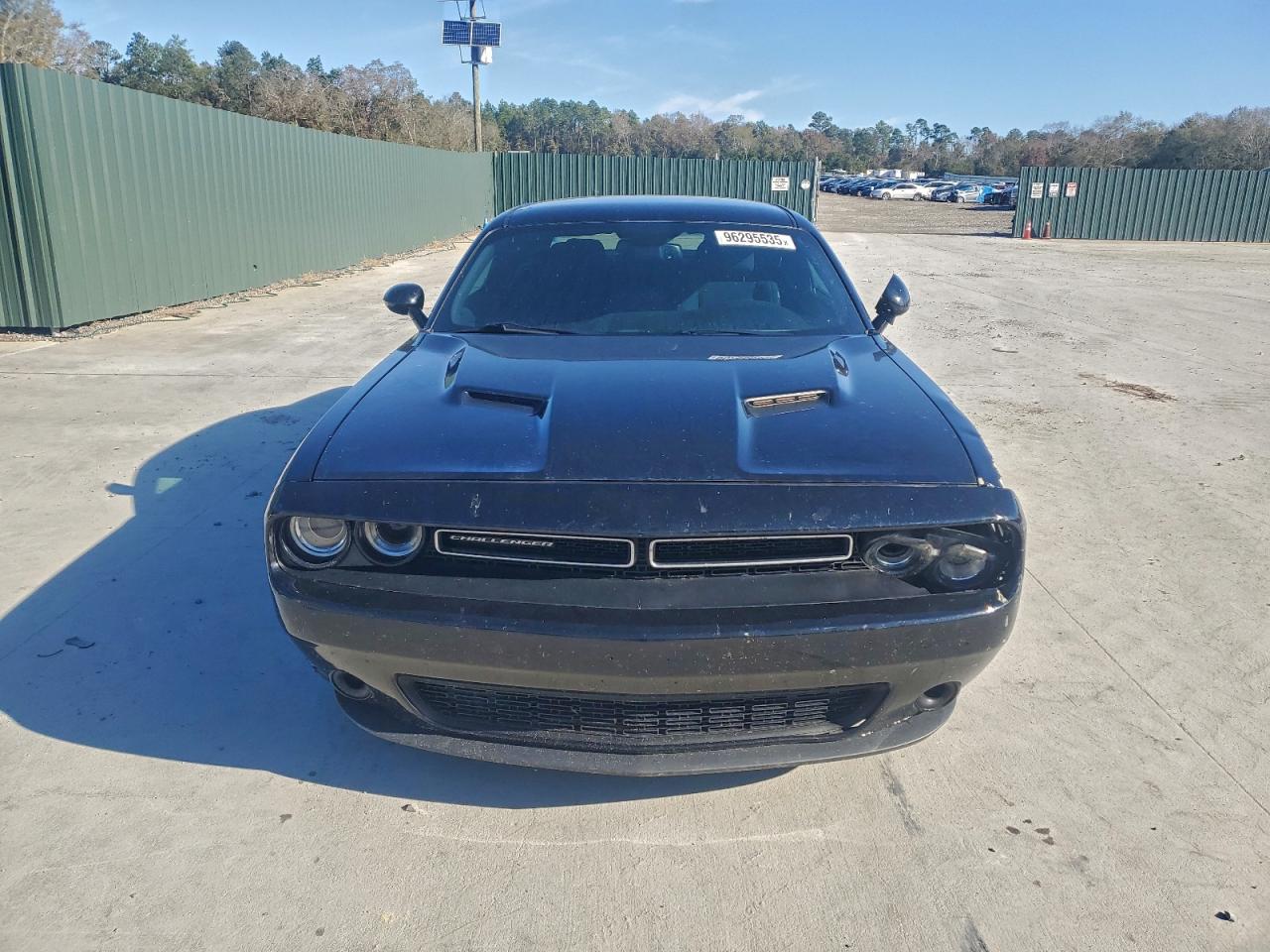 2016 DODGE CHALLENGER SXT photo 5