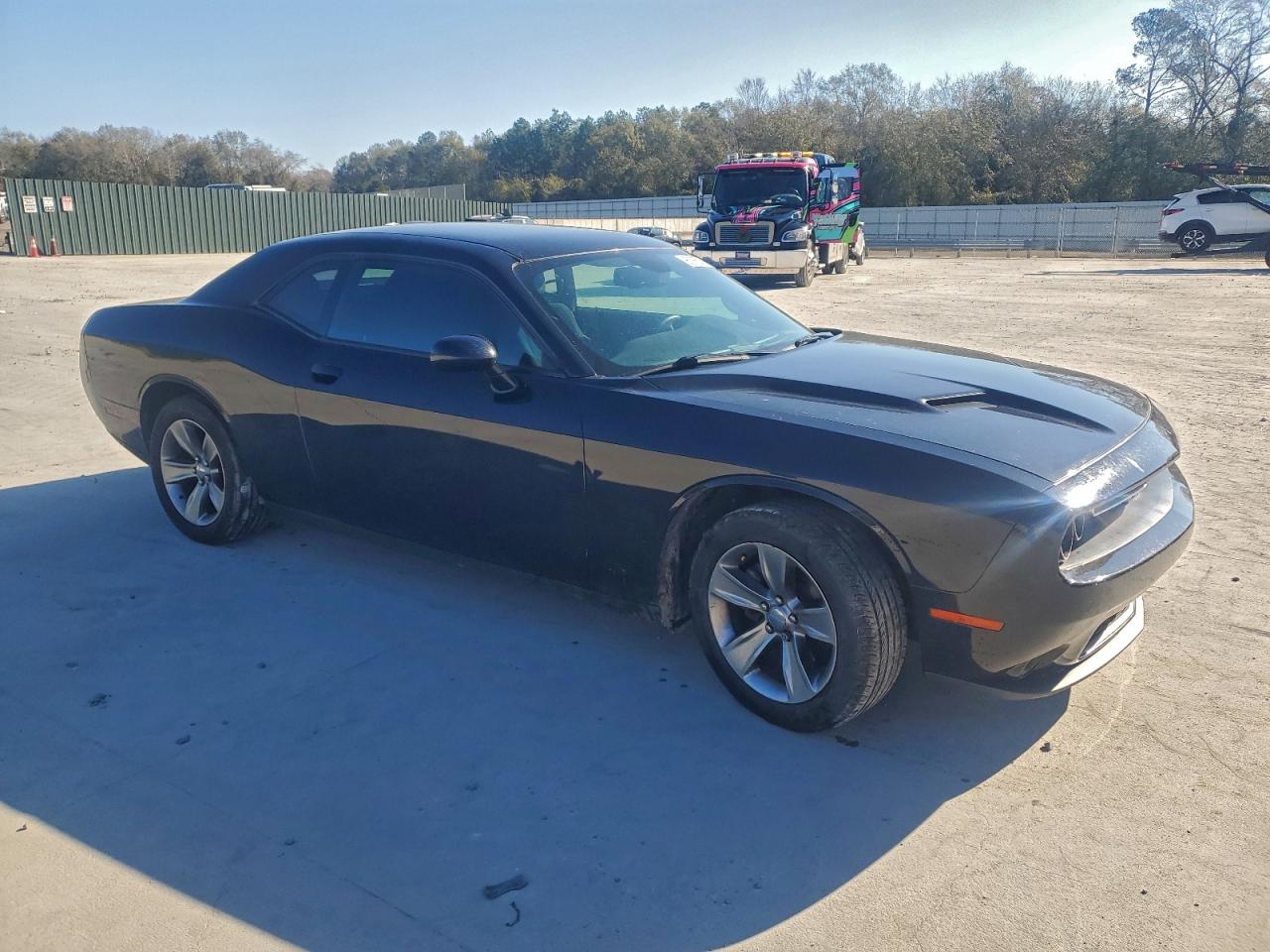 2016 DODGE CHALLENGER SXT photo 4