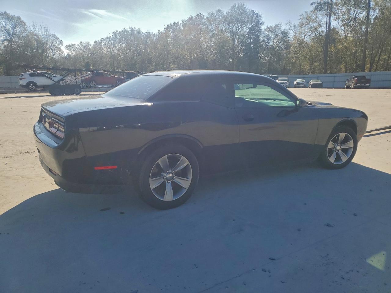 2016 DODGE CHALLENGER SXT photo 3